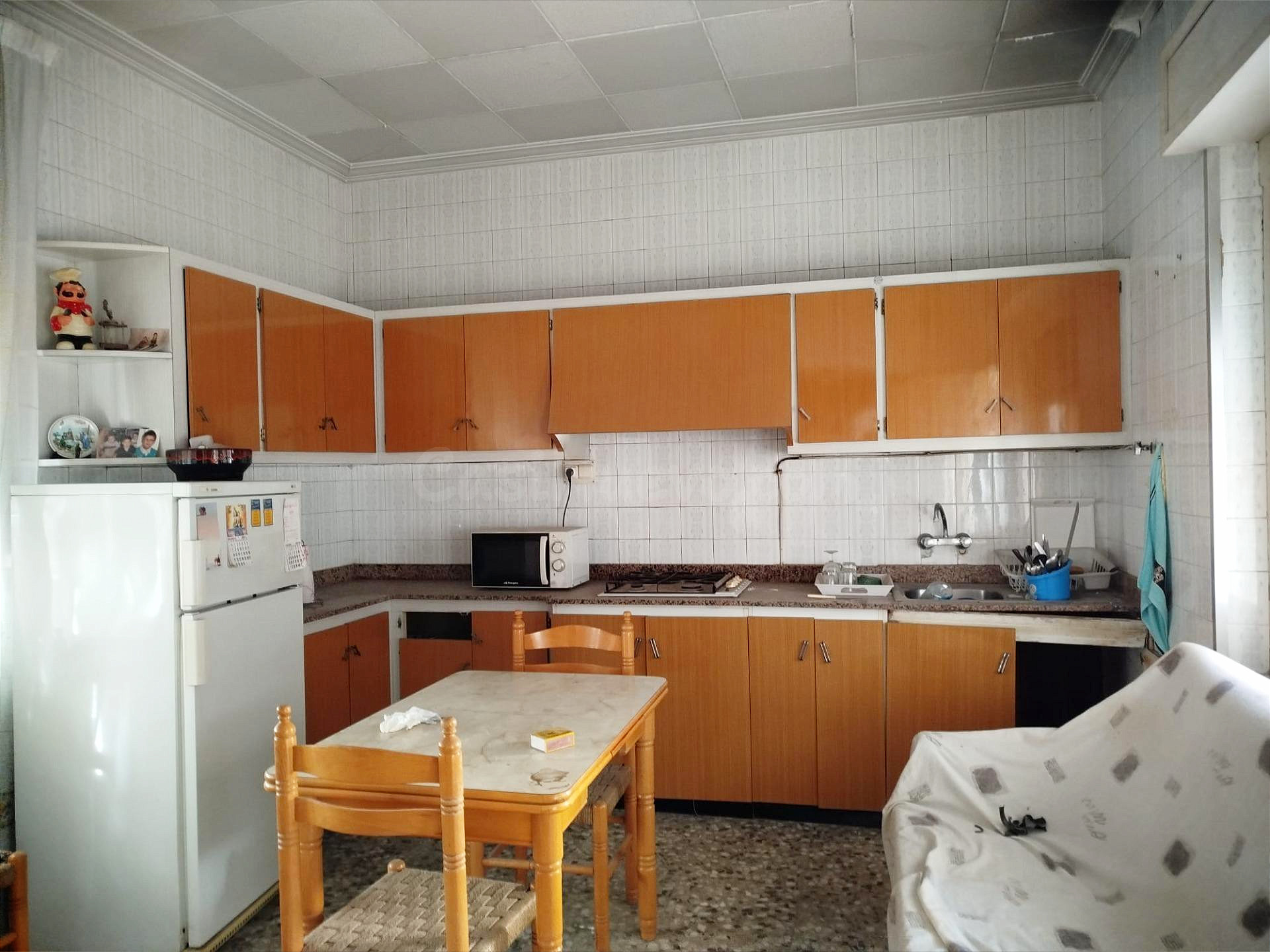 Amplia Casa en el Centro de Beniel - Oportunidad para Reform