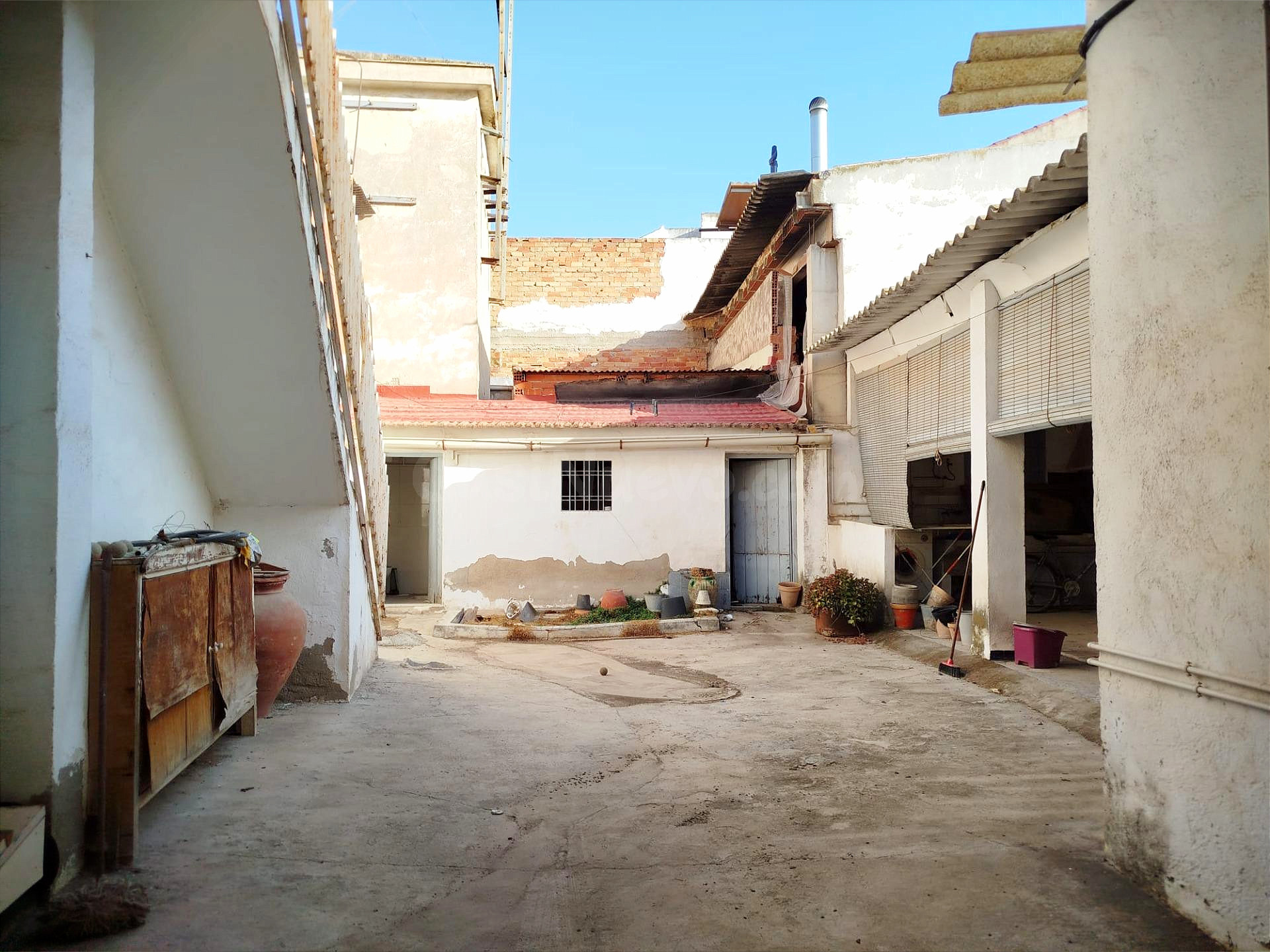 Amplia Casa en el Centro de Beniel - Oportunidad para Reform - foto 5
