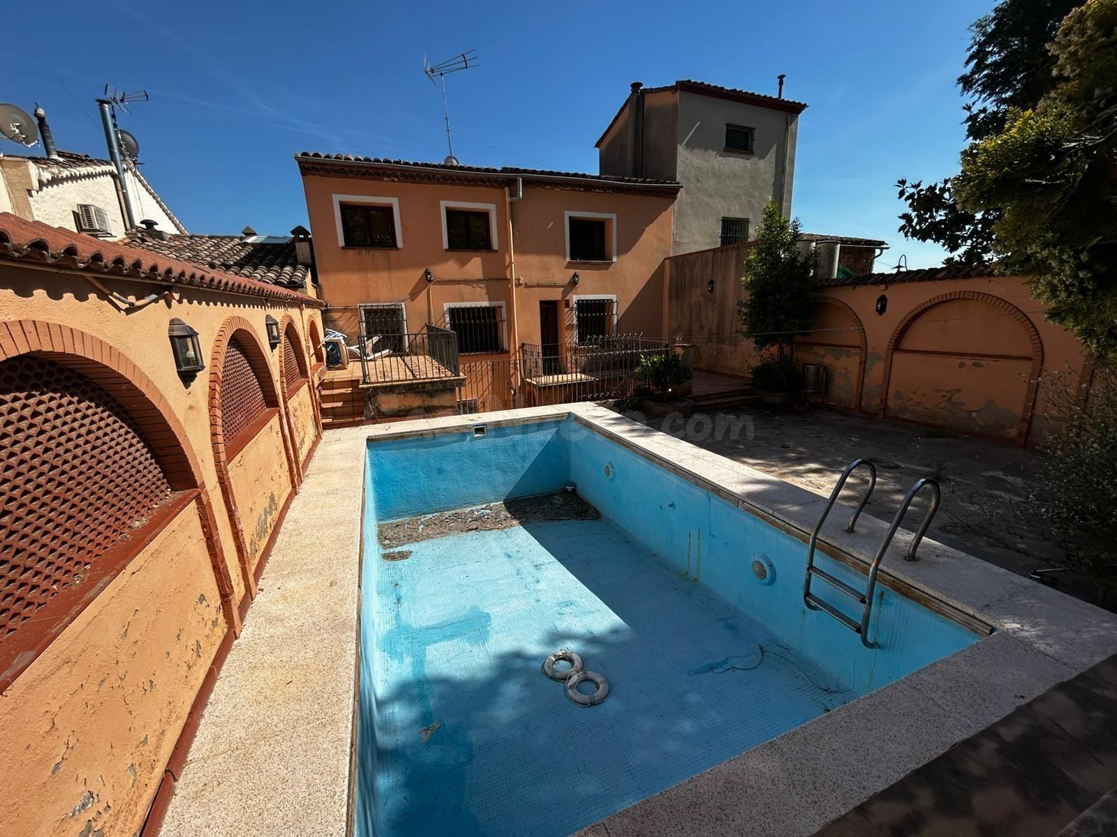 CHALET PAREADO EN VACARISSES - foto 2