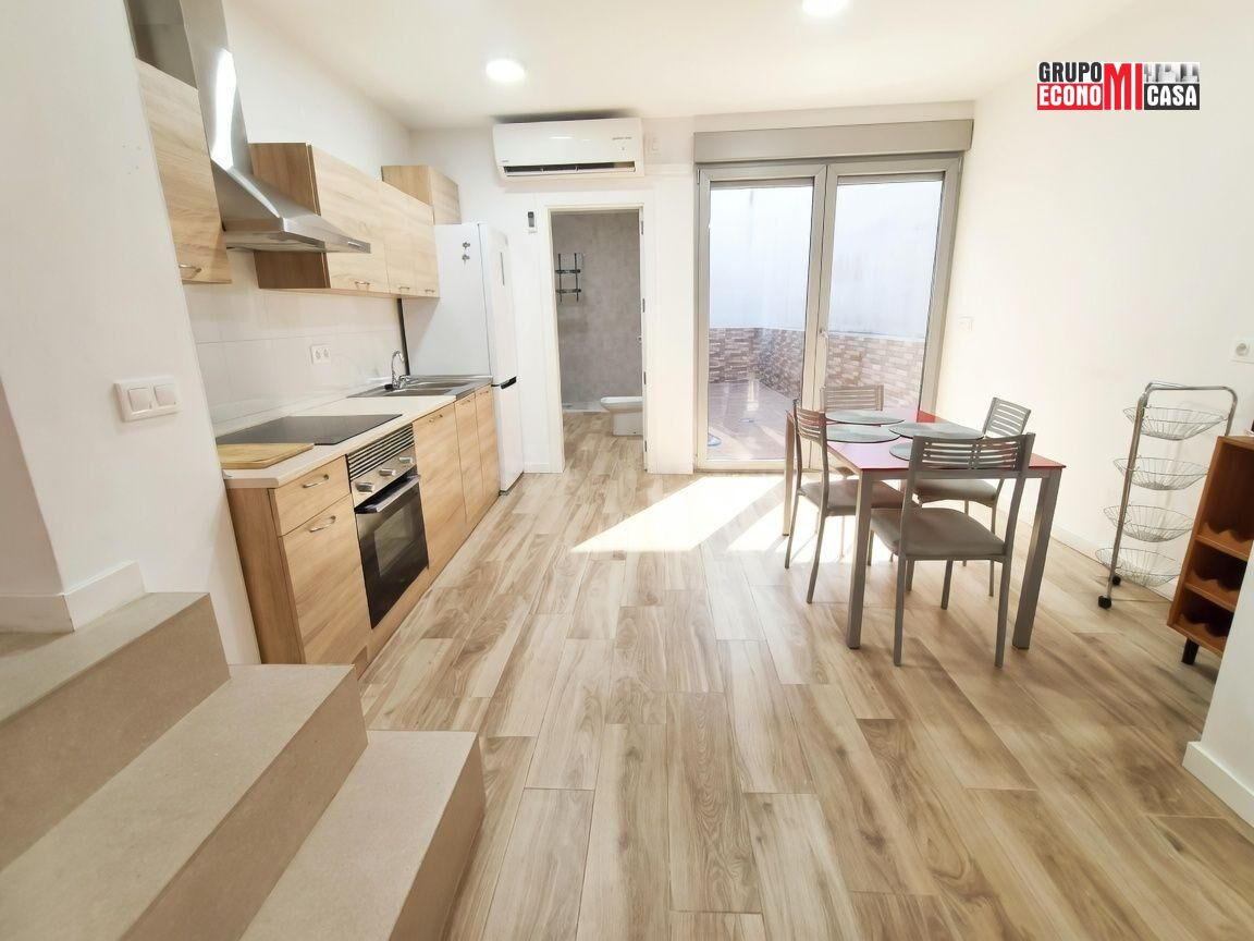 MAGNÍFICA CASA EN GUADALUPE. MURCIA