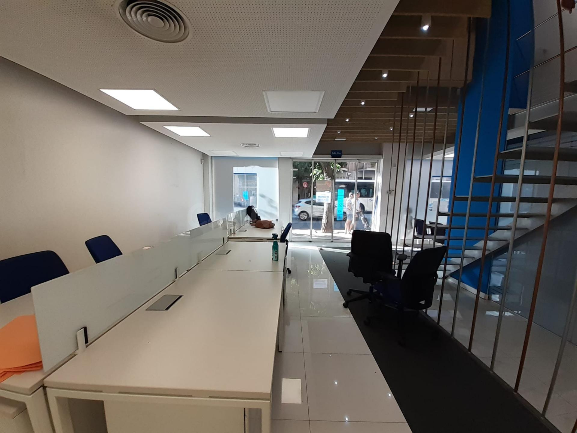 Amplio Local Comercial en el Centro de Sabadell