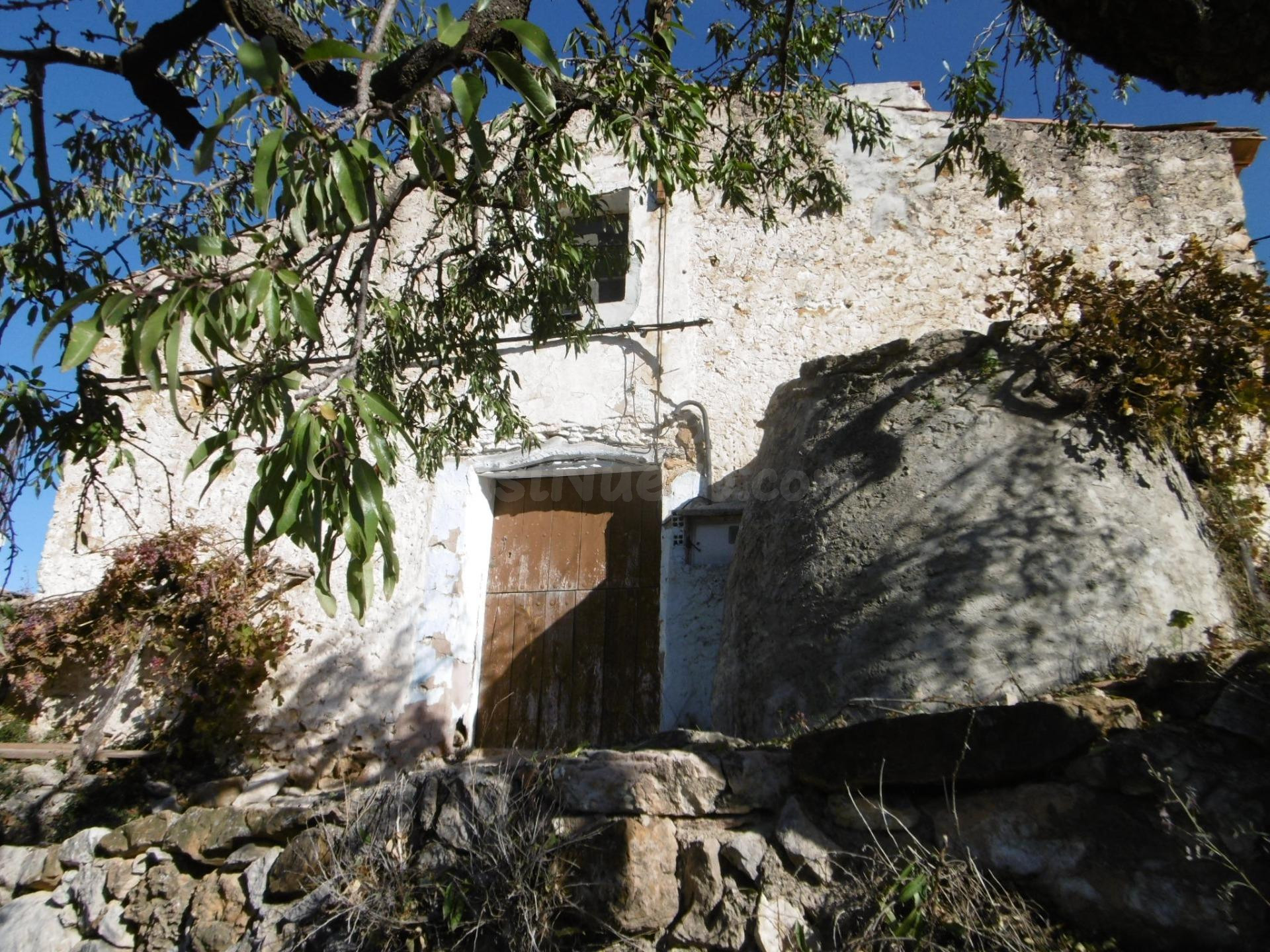 DOS MASÍAS EN VENTA EN UNA MISMA PARCELA CON LUZ Y TERRENO - foto 3