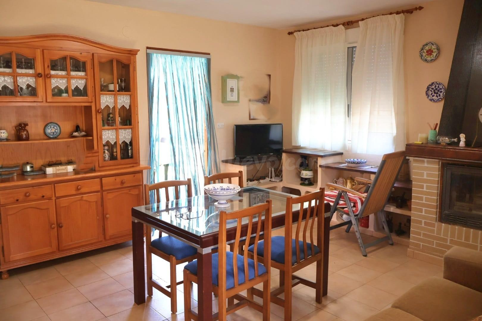 CHALET EN VENTA CON TERRENO Y PISCINA EN VALL D´ALBA - foto 4