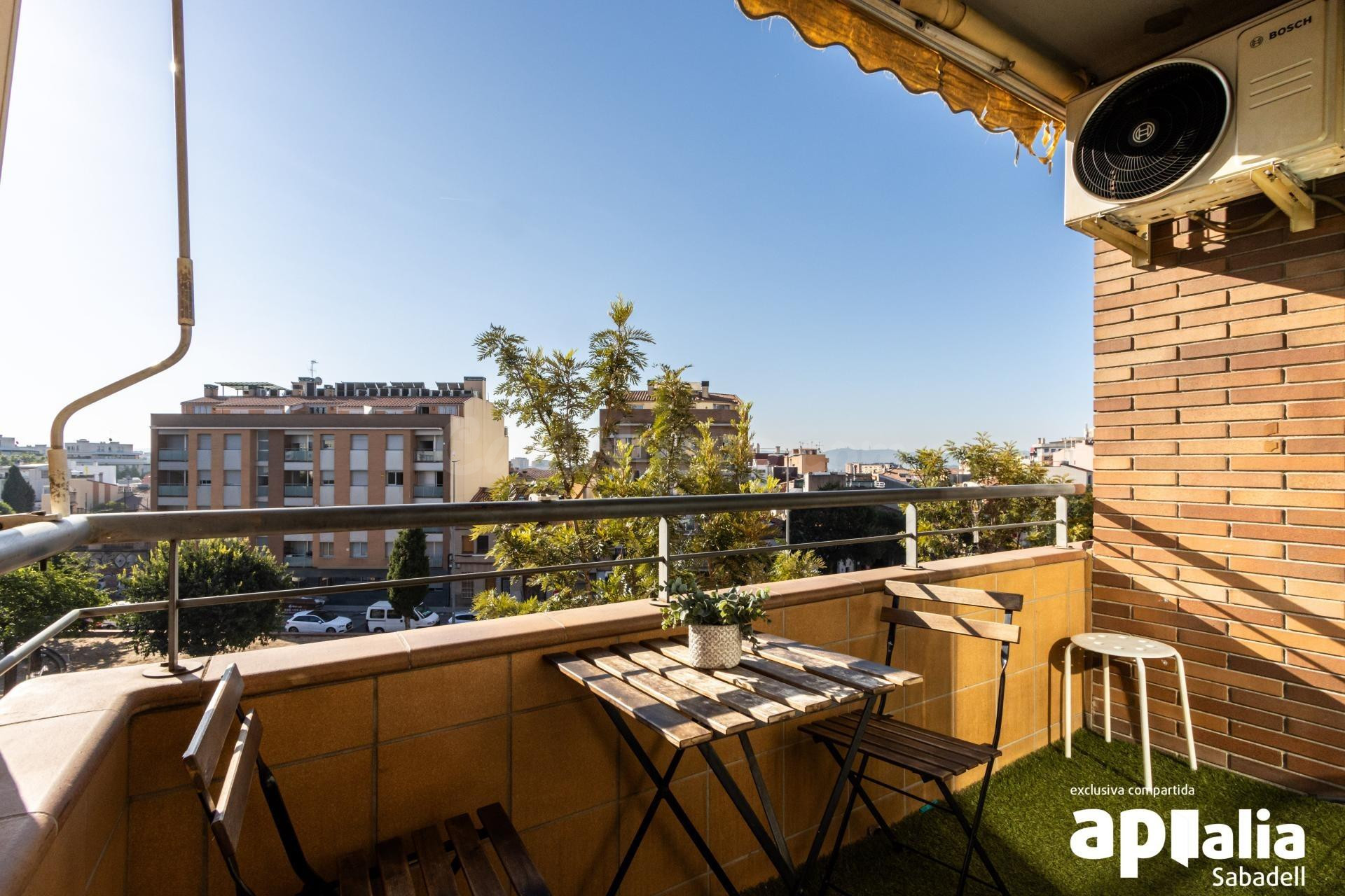 PISO DE 2 habitaciones EN ZONA DE GRACIA