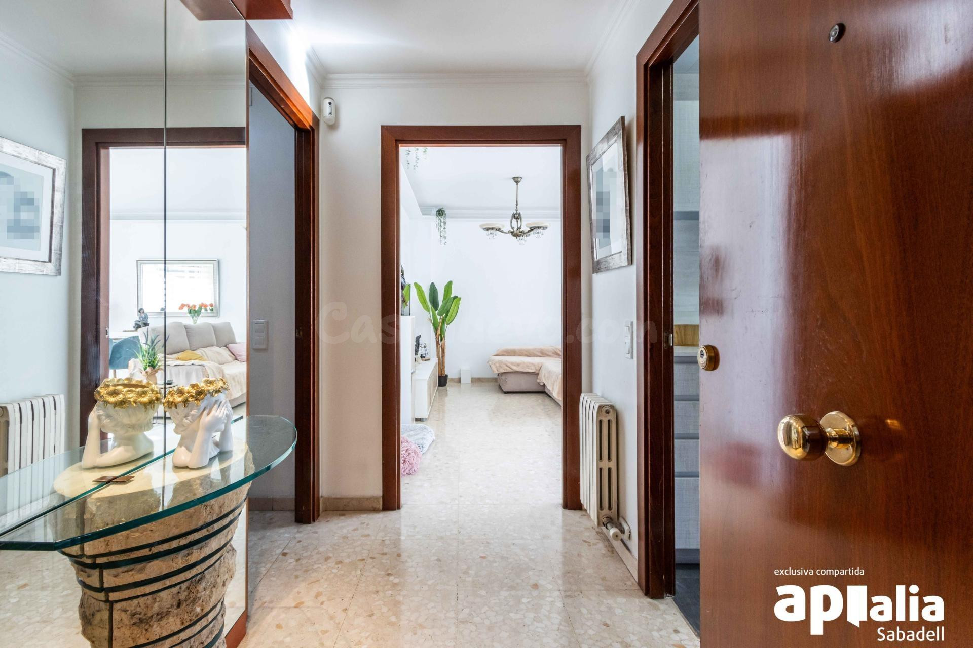 PISO DE 2 habitaciones EN ZONA DE GRACIA - foto 2