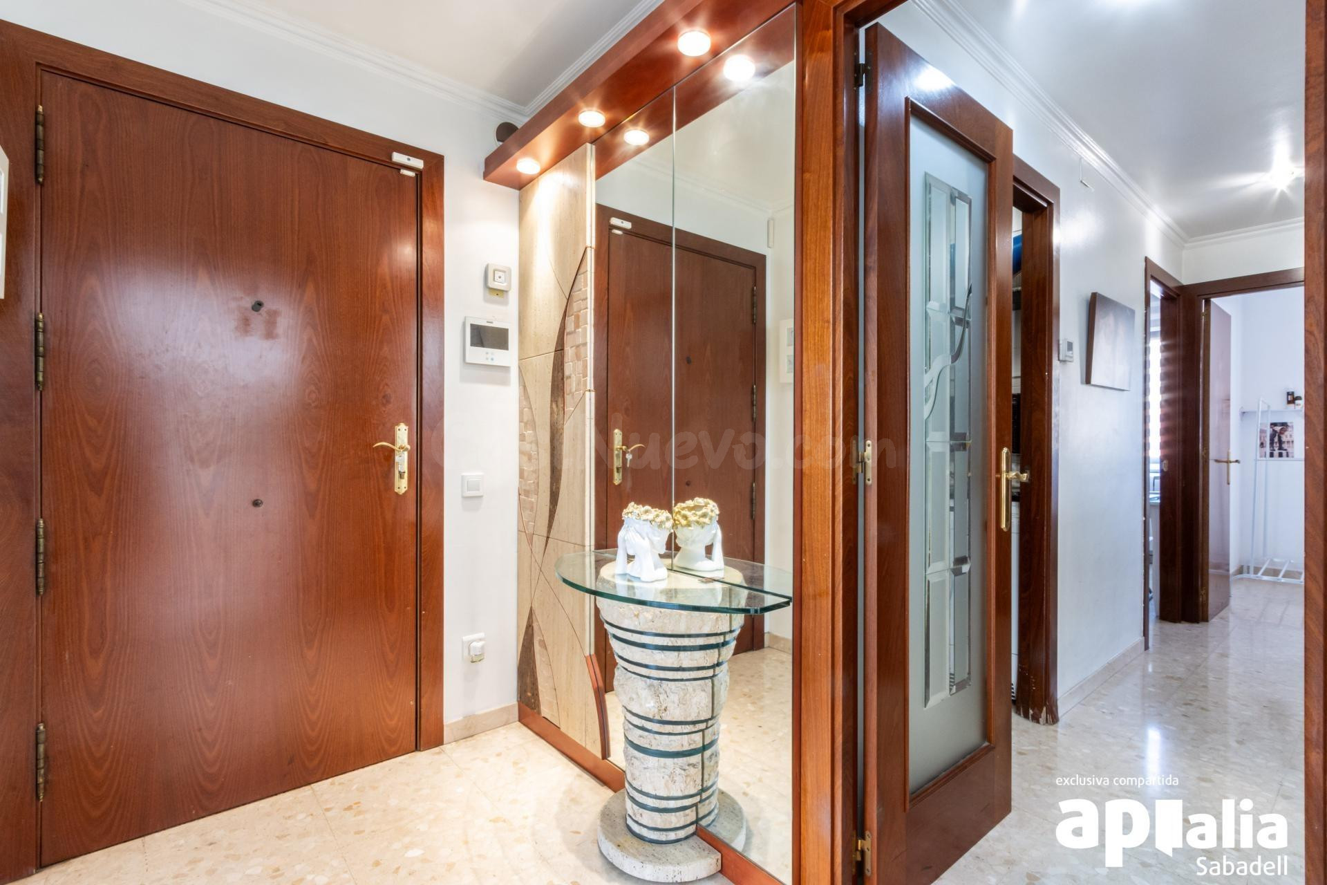 PISO DE 2 habitaciones EN ZONA DE GRACIA - foto 4