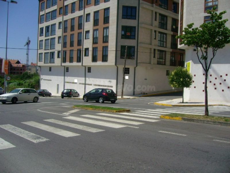 BAJO COMERCIAL Y ENTREPLANTA  EN ALQUILER Y VENTA