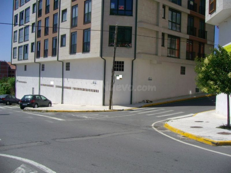 BAJO COMERCIAL Y ENTREPLANTA  EN ALQUILER Y VENTA - foto 2