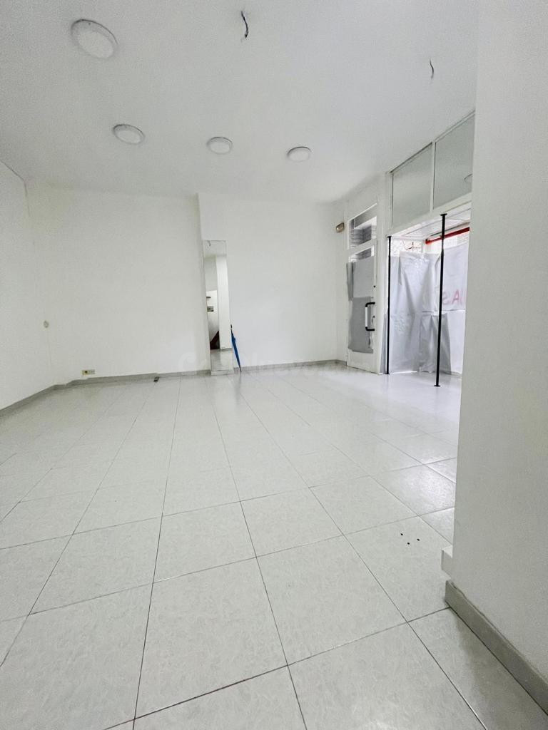 SE VENDE O SE ALQUILA LOCAL EN RIBEIRA - foto 5
