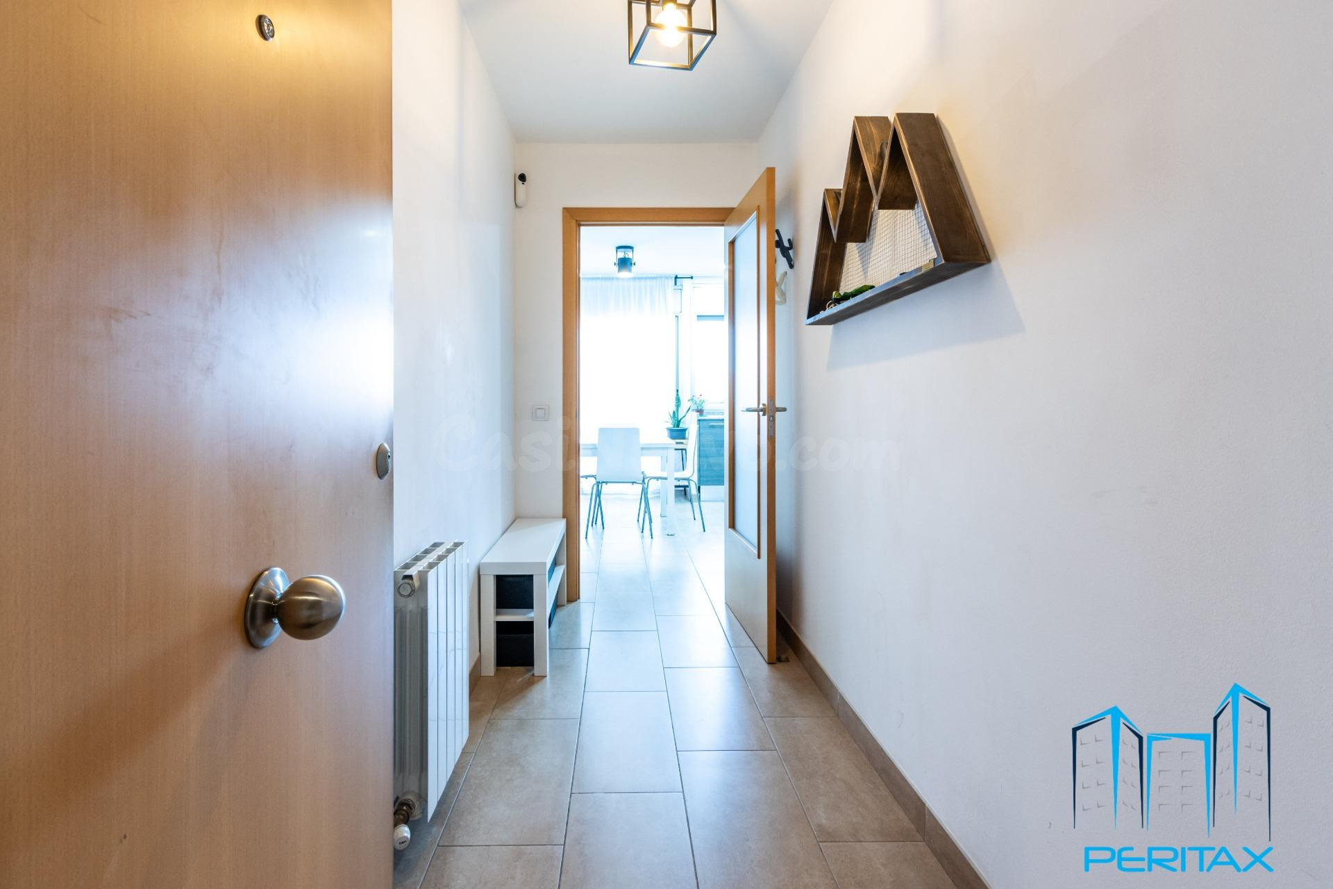 Ático dúplex de 120 m2 con terraza íntima y vistas despejada - foto 2