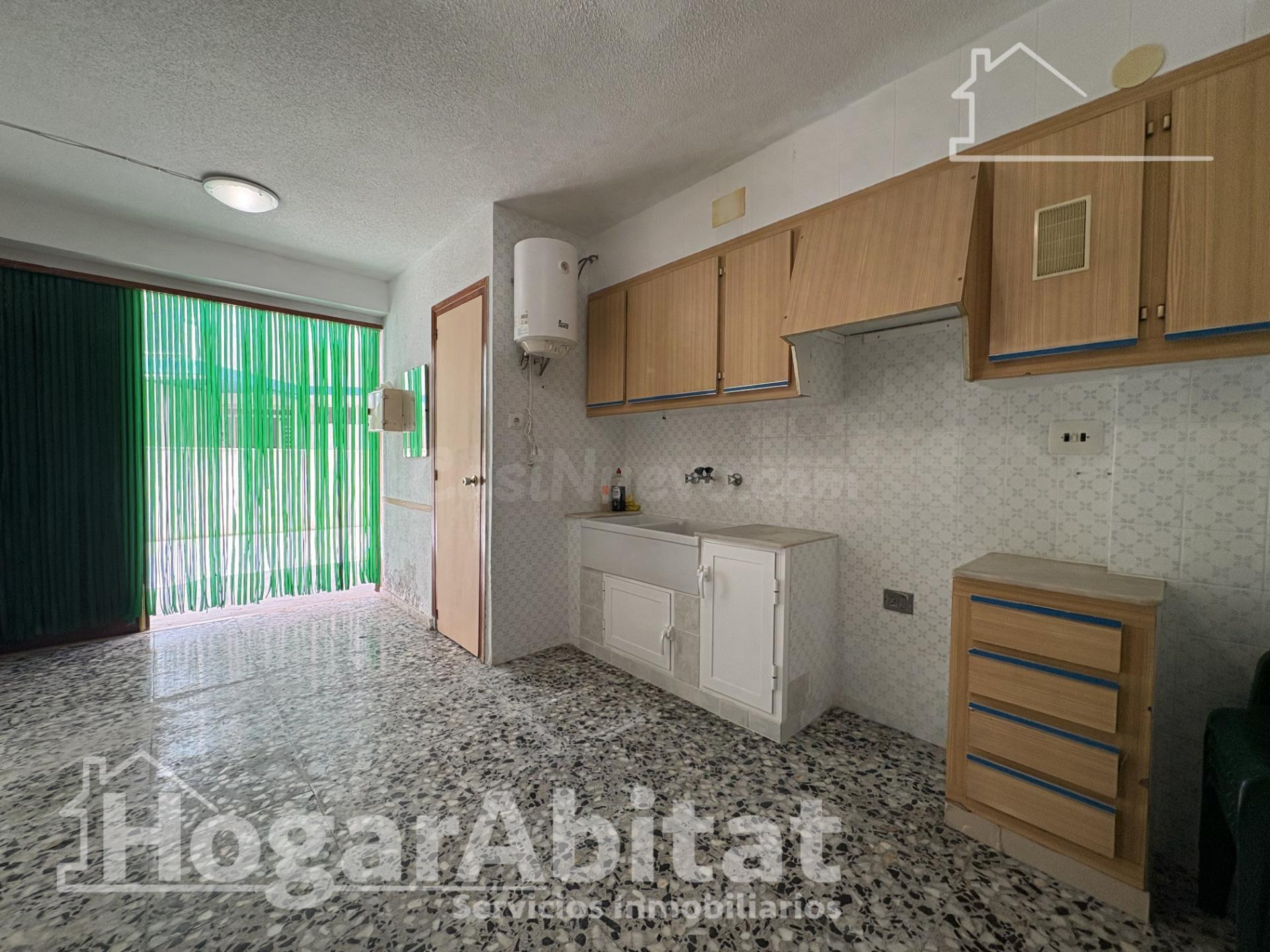 APARTAMENTO CON DOS BALCONES Y GARAJE CERCA DE LA PLAYA - foto 5