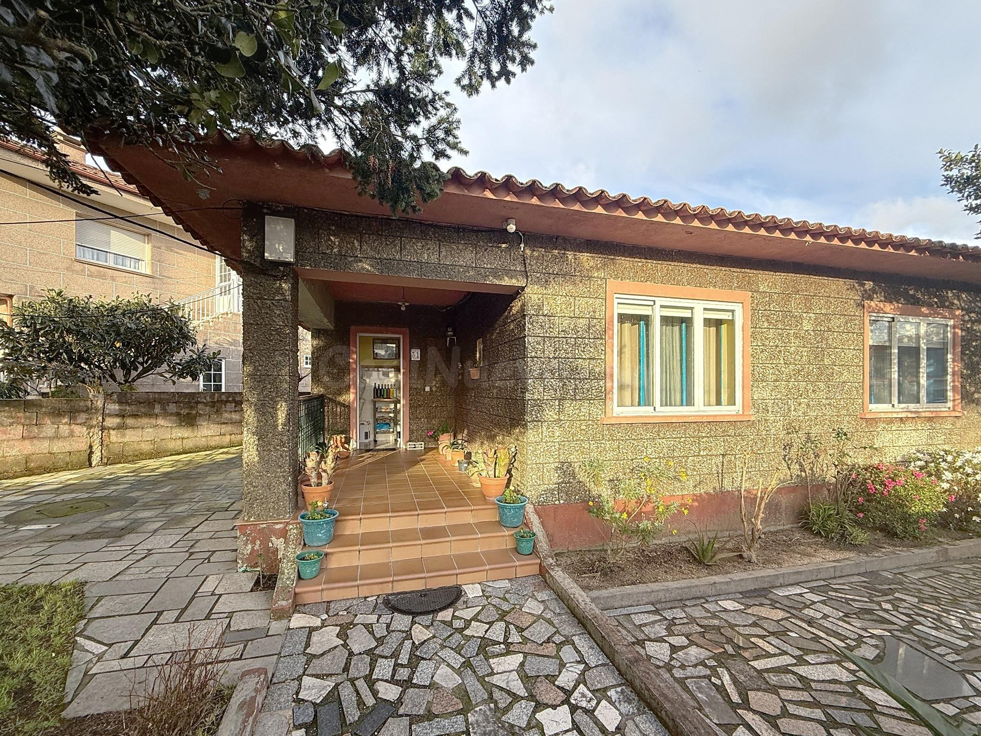 Casa de Planta baja y terreno en Cambados - foto 3