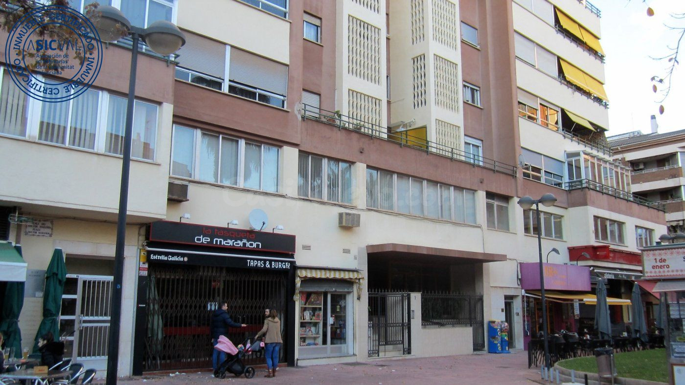 LOCAL ENTRESUELO CON OFICINAS FRENTE PLAZA DOCTOR MARAÑÓN