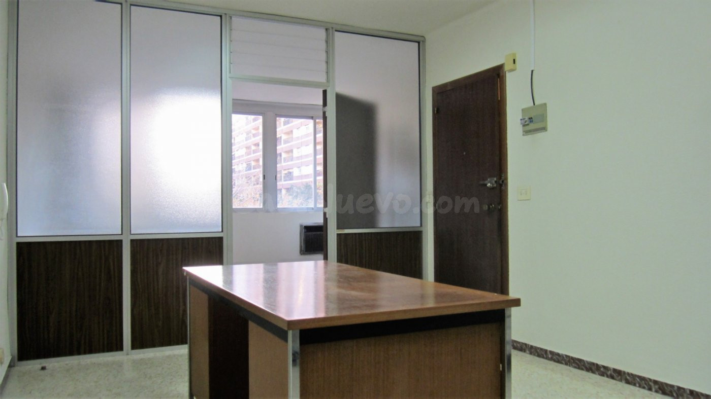 LOCAL ENTRESUELO CON OFICINAS FRENTE PLAZA DOCTOR MARAÑÓN - foto 2