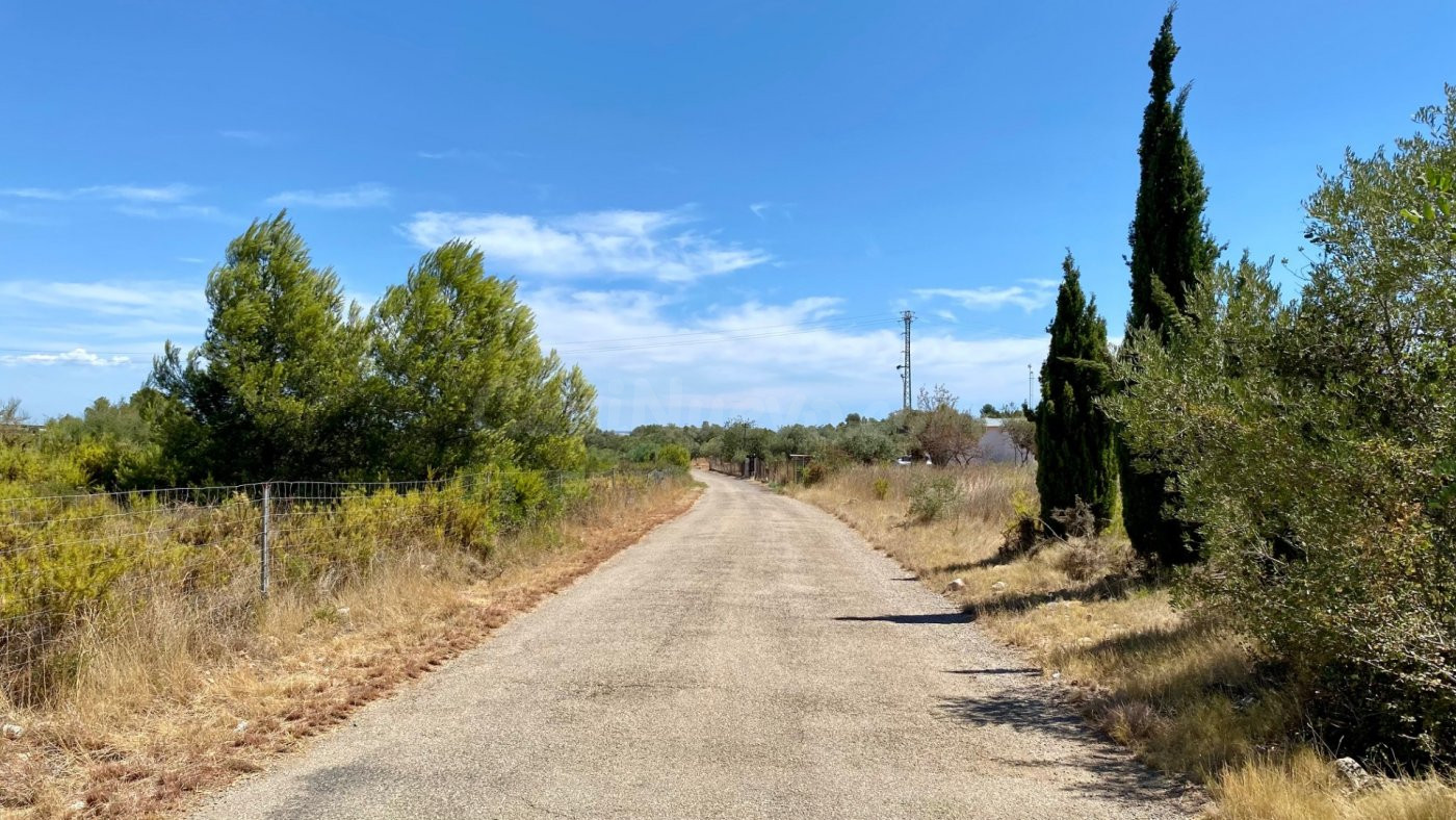 PARCELA DE TERRENO URBANO CON UNA SUPERFICIE DE 2.404 M2 EN 