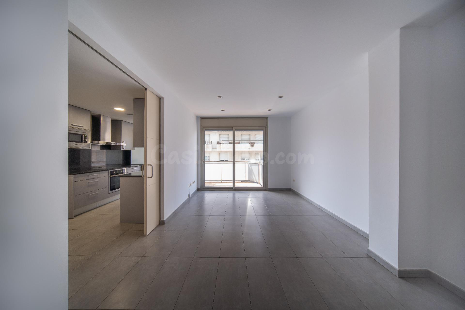 FANTÁSTICO PISO CON GRAN TERRAZA, PKG Y TRASTERO ZONA HOSPIT