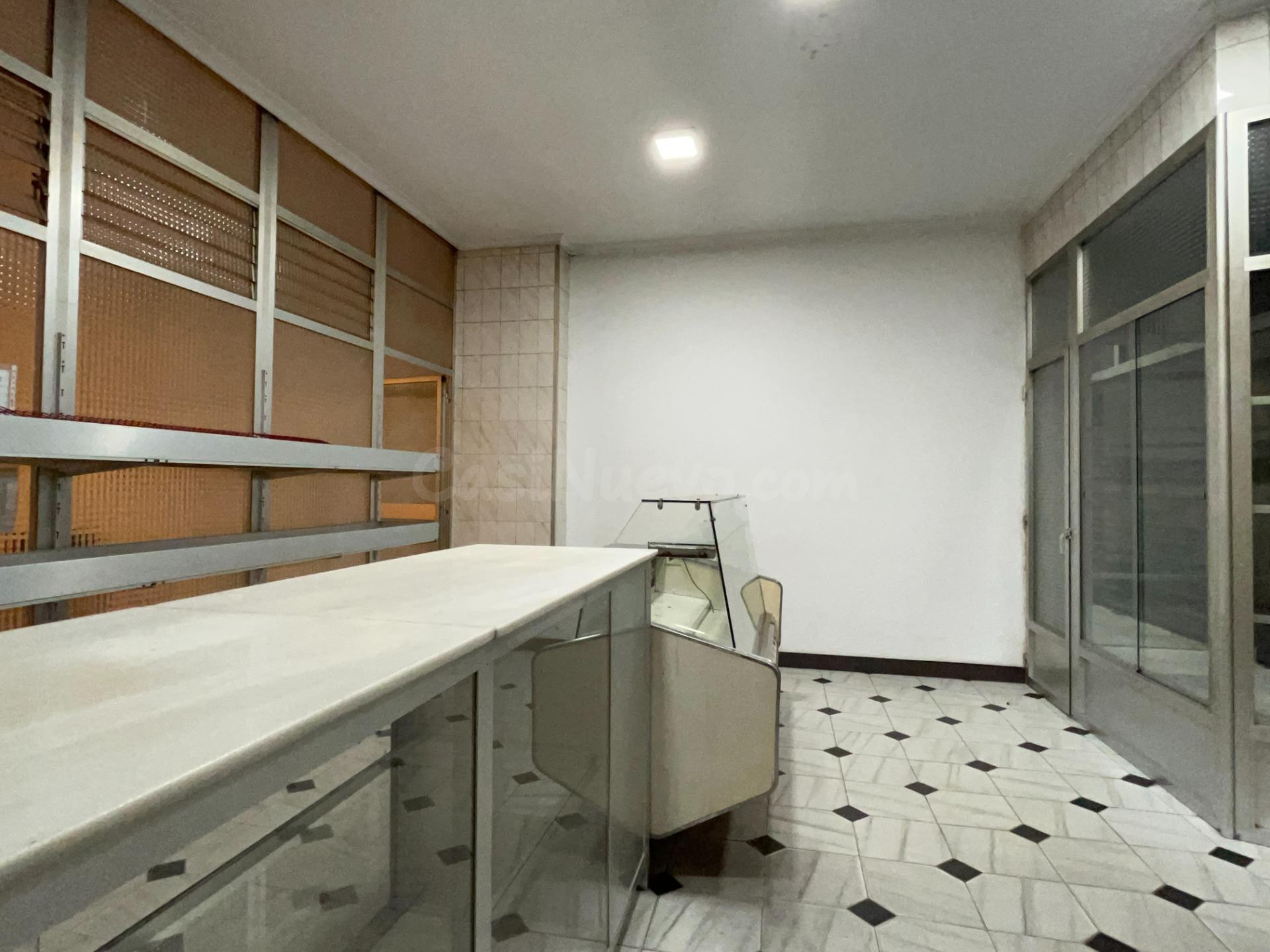 LOCAL COMERCIAL EN AVENIDA DEL CEDRE - foto 3