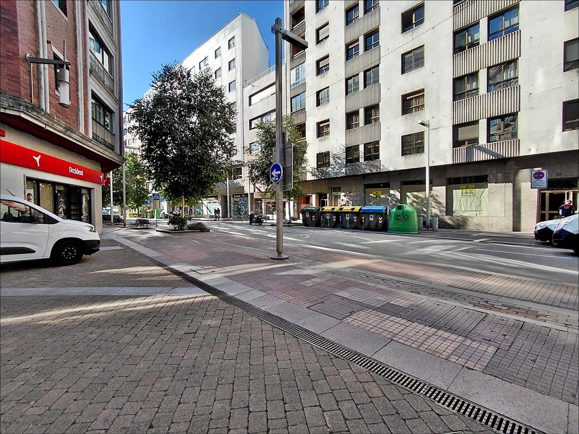 ALQUILER DE LOCAL COMERCIAL EN EL CENTRO DE PONTEVEDRA