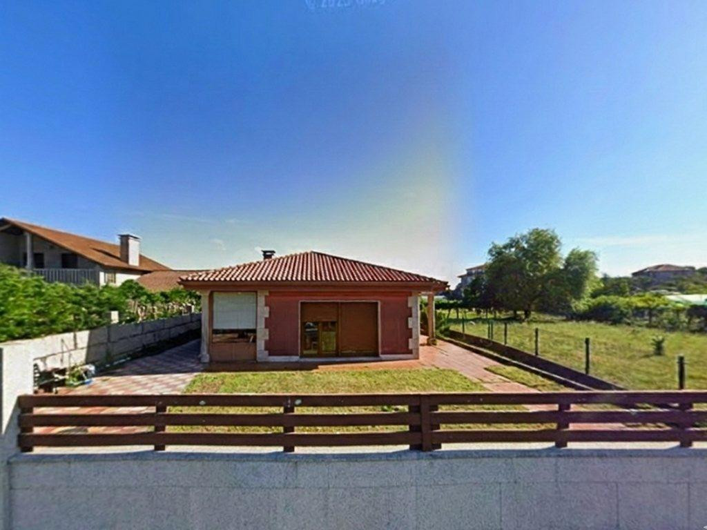 CHALET DE PLANTA BAJA EN VILANOVA DE AROUSA | Confort, Intim - foto 4