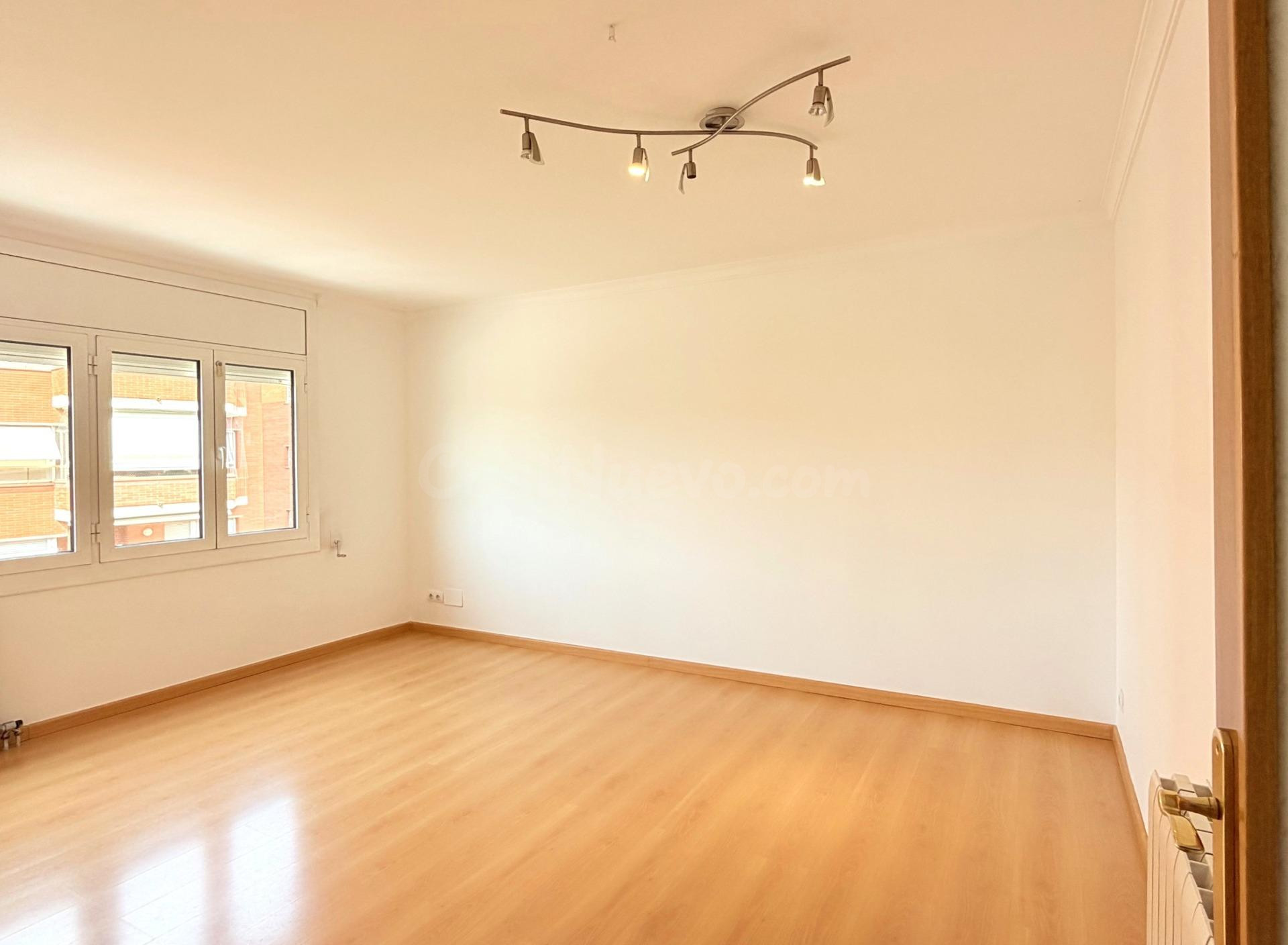 FANTÁTICO PISO EN EL BARRIO DE SET CAMINS - foto 2