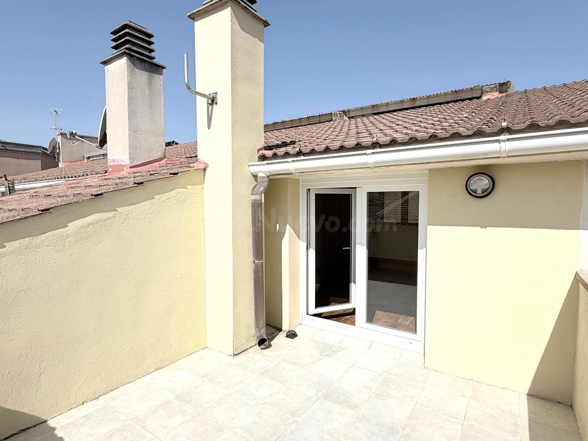 FÁNTASTICO DÚPLEX CON TERRAZA Y PKG! - foto 3