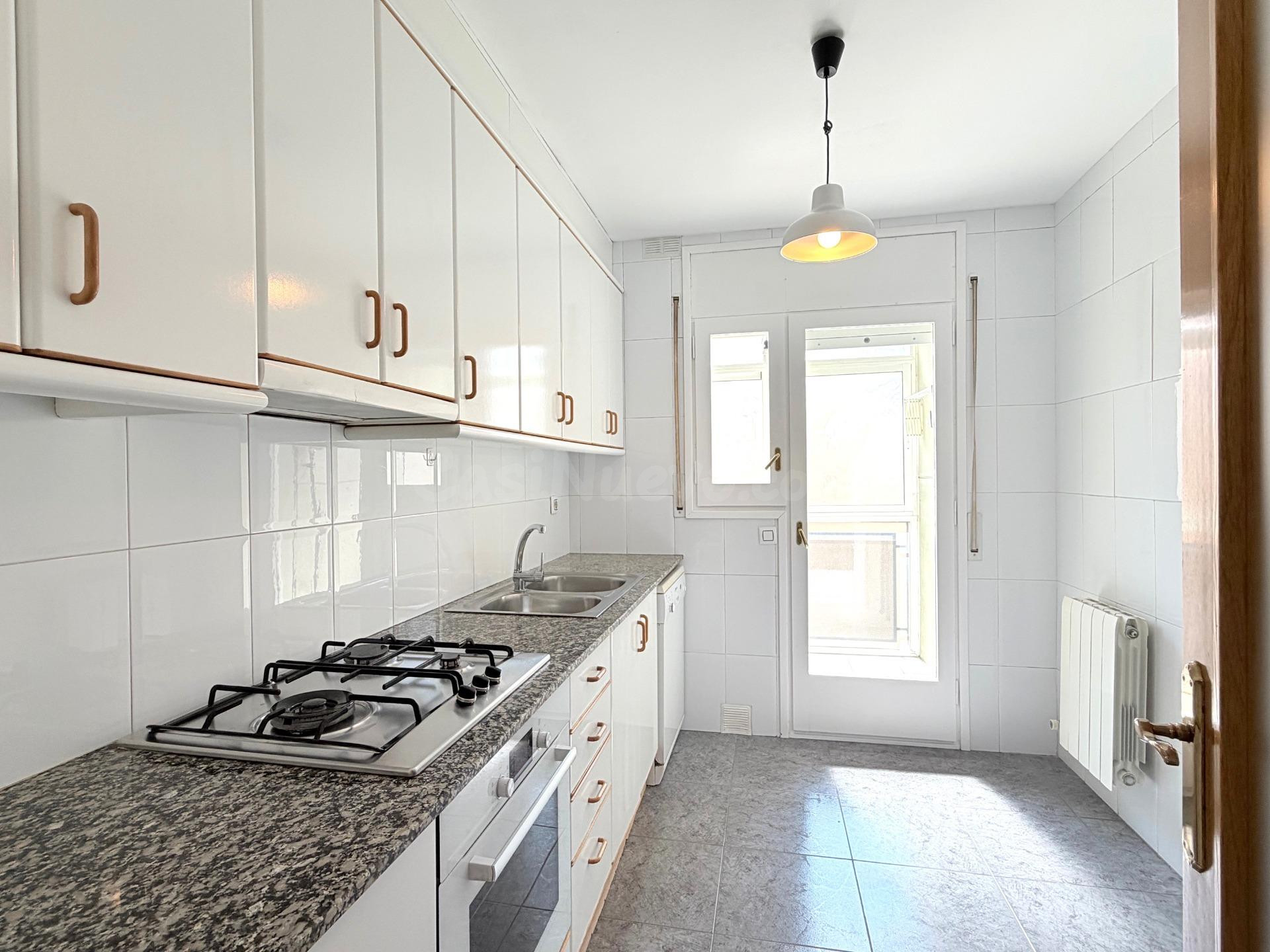 FÁNTASTICO DÚPLEX CON TERRAZA Y PKG! - foto 5