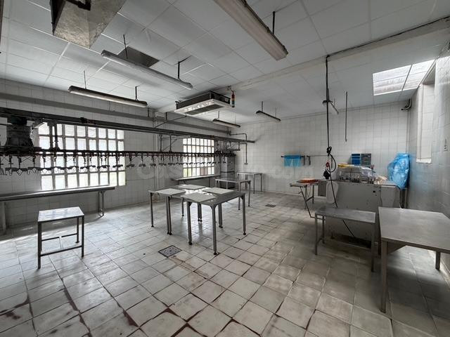 Edificio / nave con potencial en Copons! - foto 5