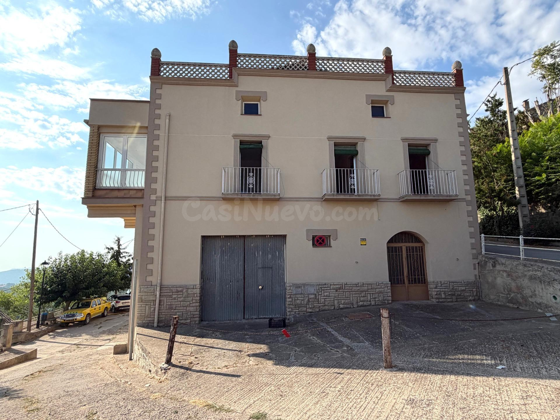 Una casa con espacio, vistas y mil posibilidades en Argençol