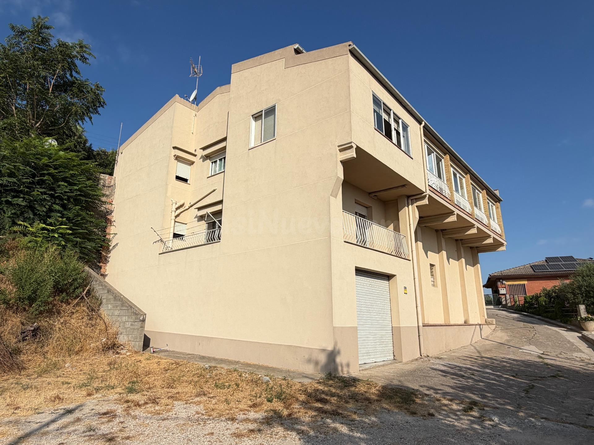 Una casa con espacio, vistas y mil posibilidades en Argençol - foto 2