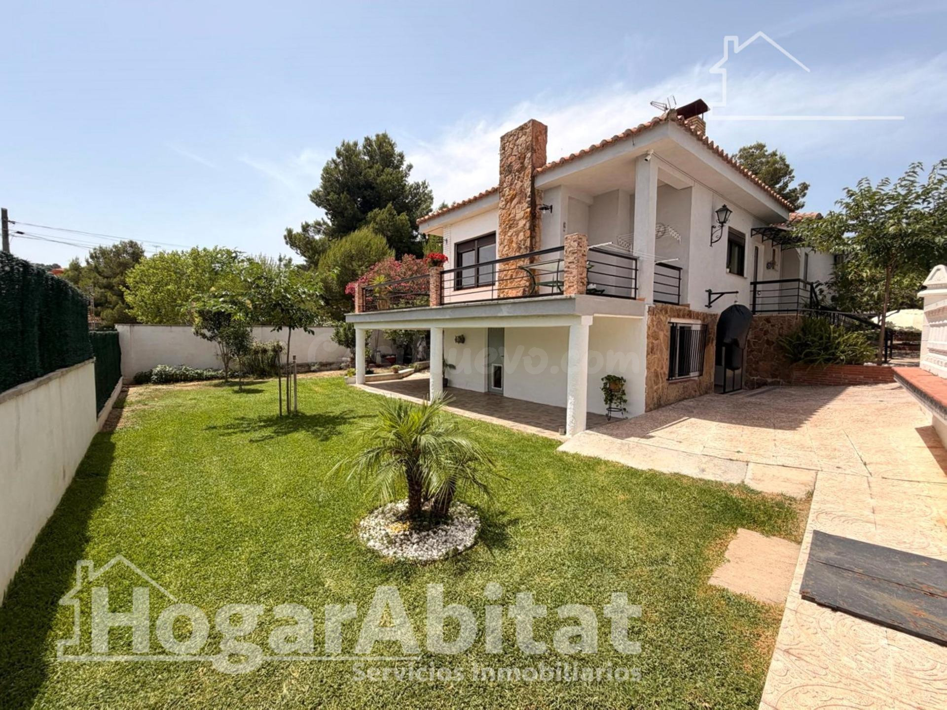 AMPLIO CHALET REFORMADO CON TERRAZA, PISCINA, GARAJE Y TRAST - foto 3