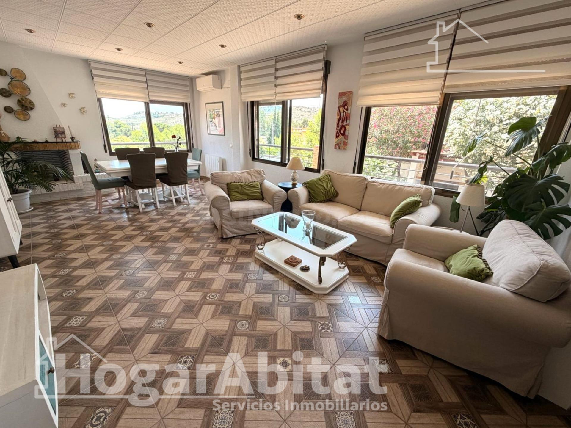 AMPLIO CHALET REFORMADO CON TERRAZA, PISCINA, GARAJE Y TRAST - foto 4