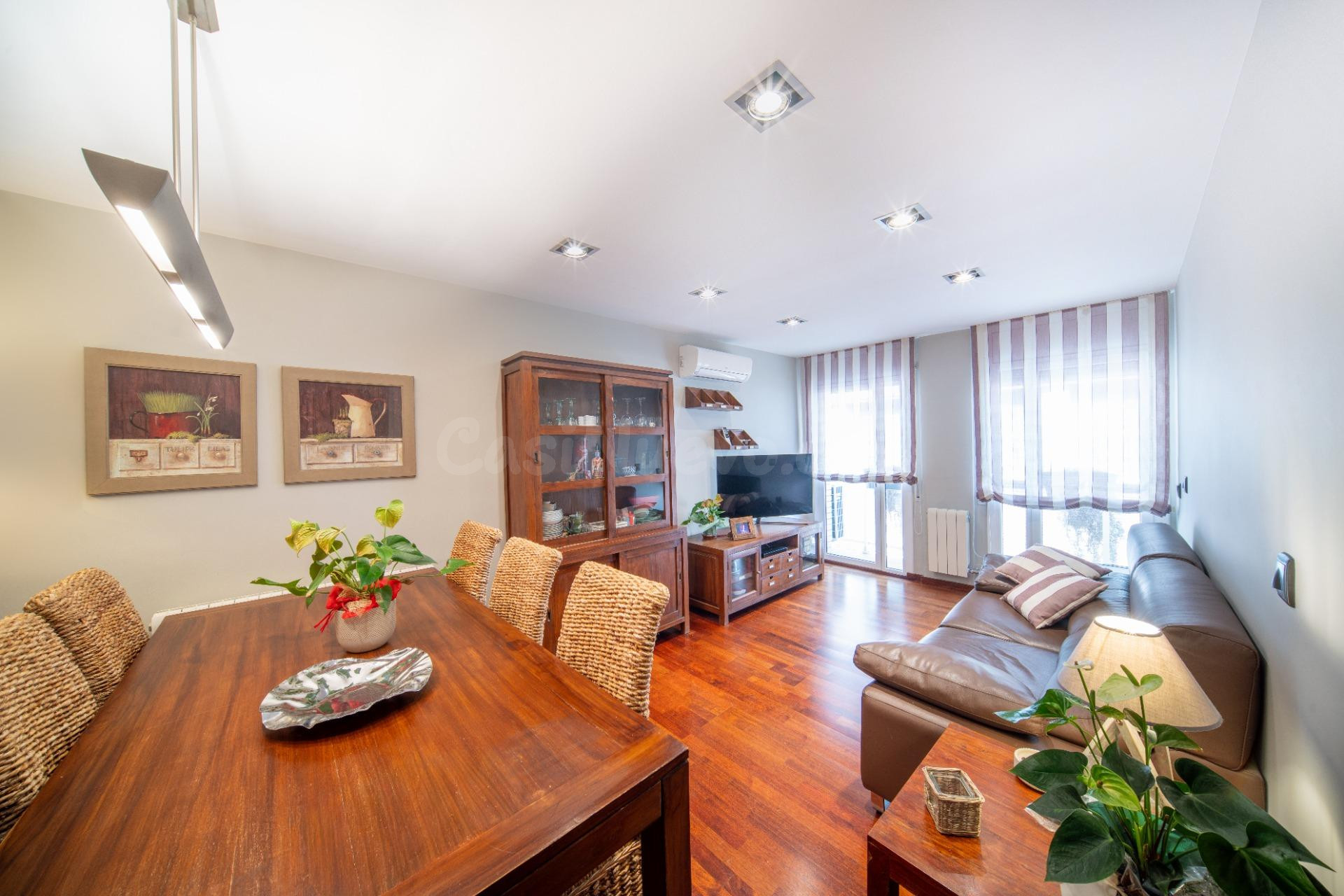 EXCLUSIVO DÚPLEX CON TODO!! (TERRAZA, PKG, TRASTEROS,...) - foto 3
