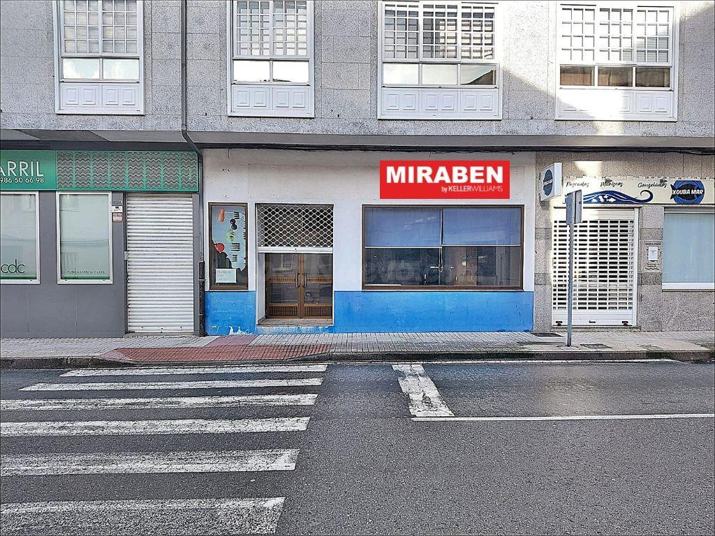 Bajo Comercial en Avda. Rosalía de Castro | 7 metros de Fachada | ¡Paso de Cebra en la Puerta!