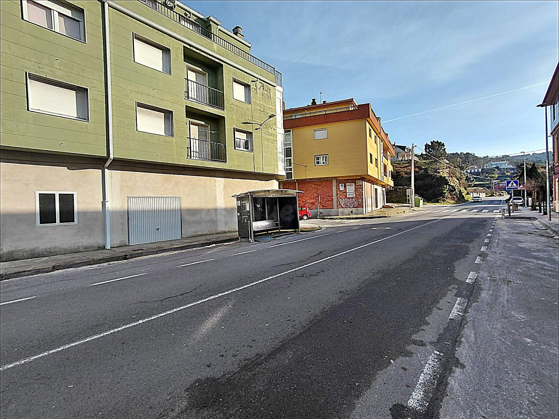 Local de 127m2 frente a Playa Parameán | 21m de Fachada | El Corazón de Esteiro (Muros) - foto 3