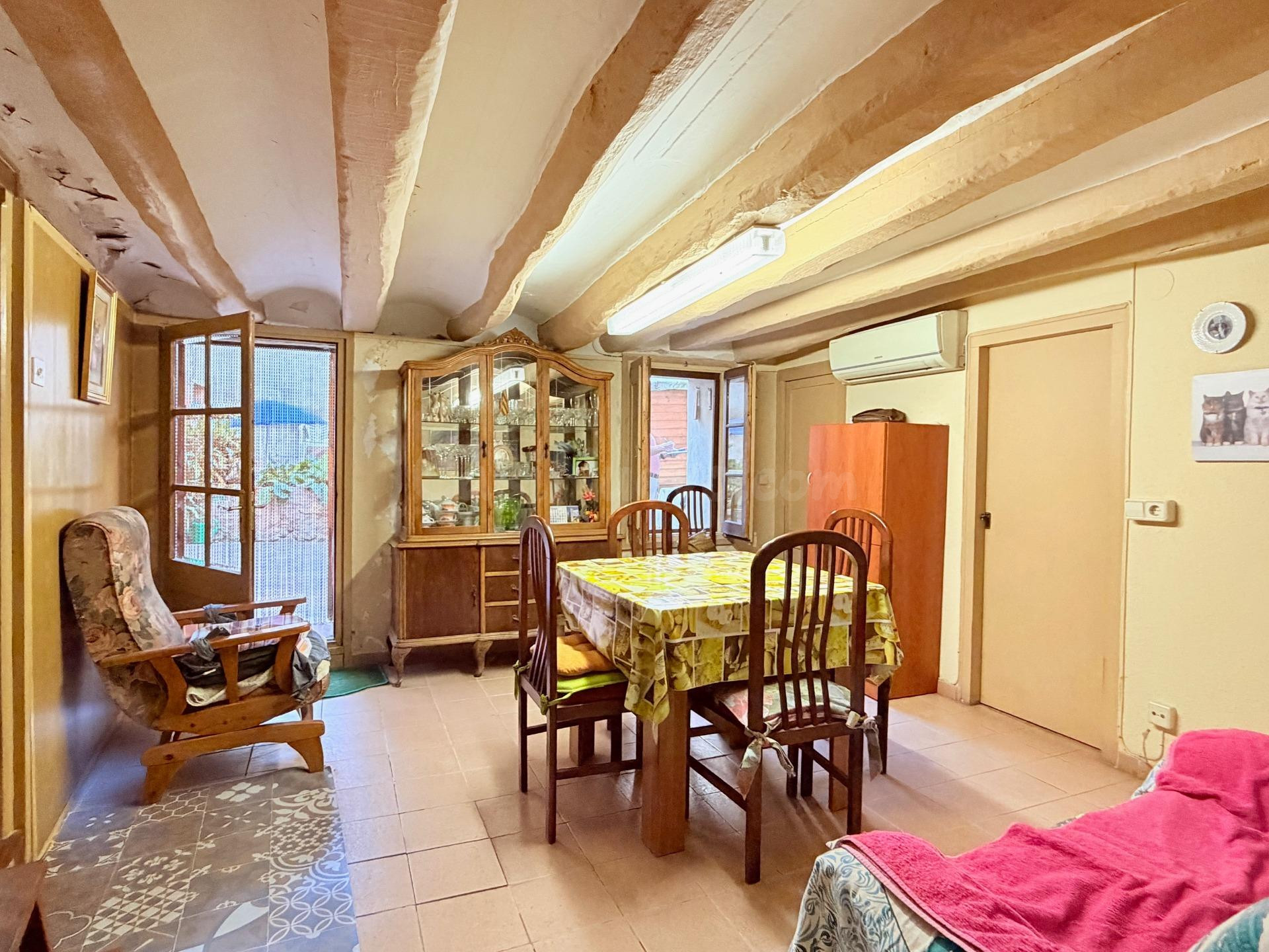 Fantástica casa con patio interior! - foto 2