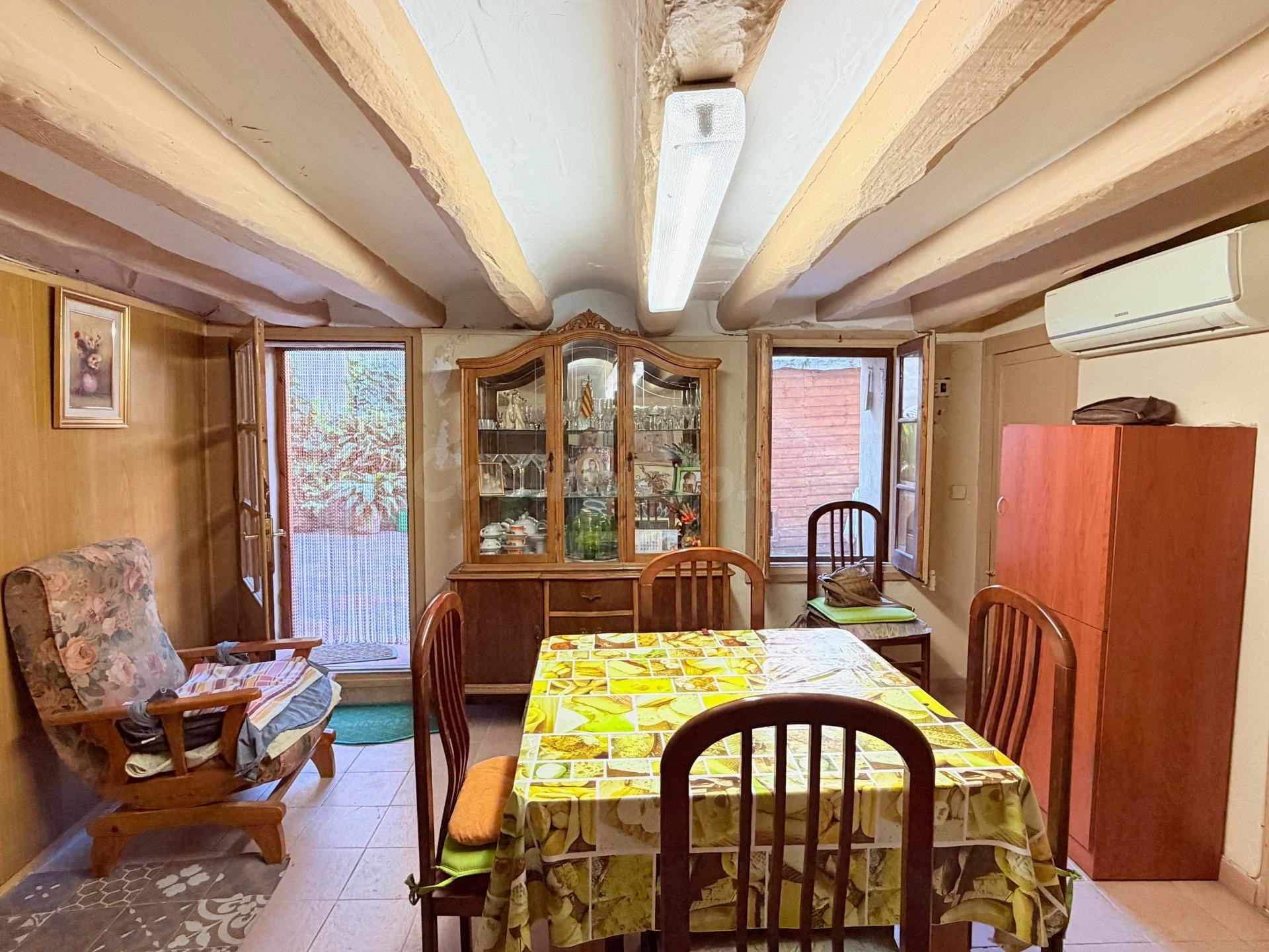 Fantástica casa con patio interior! - foto 3