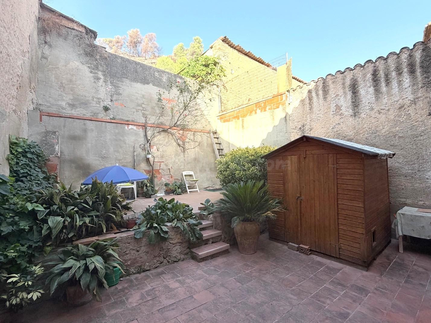 Fantástica casa con patio interior! - foto 4