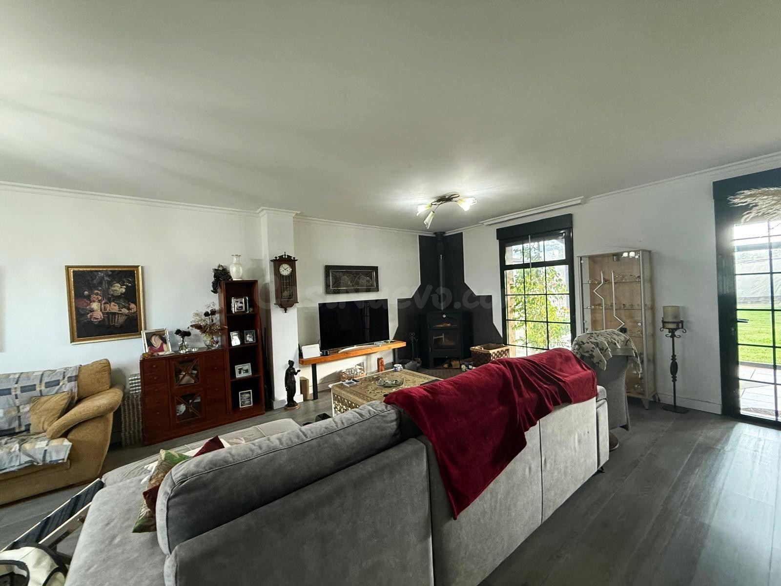 VILANOVA DE AROUSA - Espectacular casa lista para entrar a vivir con parcela de 1.149 m2 a 5 min de la playa - foto 3