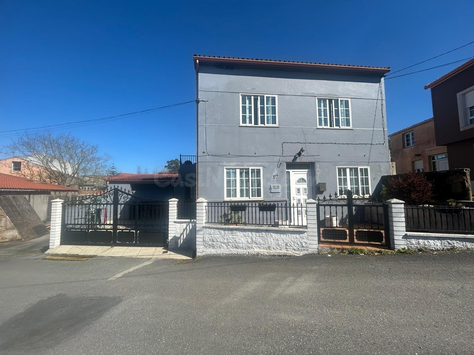 Casa en venta a 1.5km del centro de Boiro – Espacio, tranquilidad y mar a solo 300 metros - foto 3