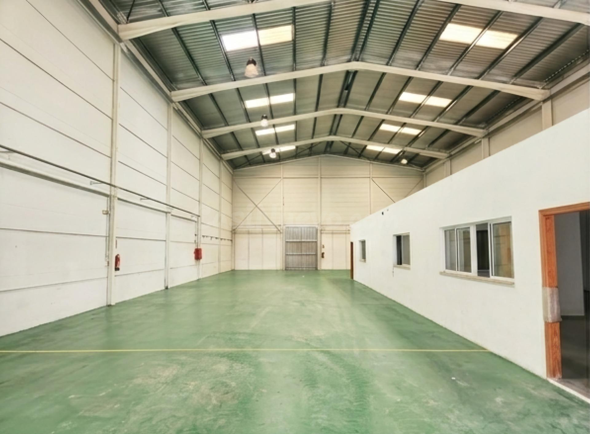 ALQUILER DE NAVE CON OFICINAS EN CATARROJA