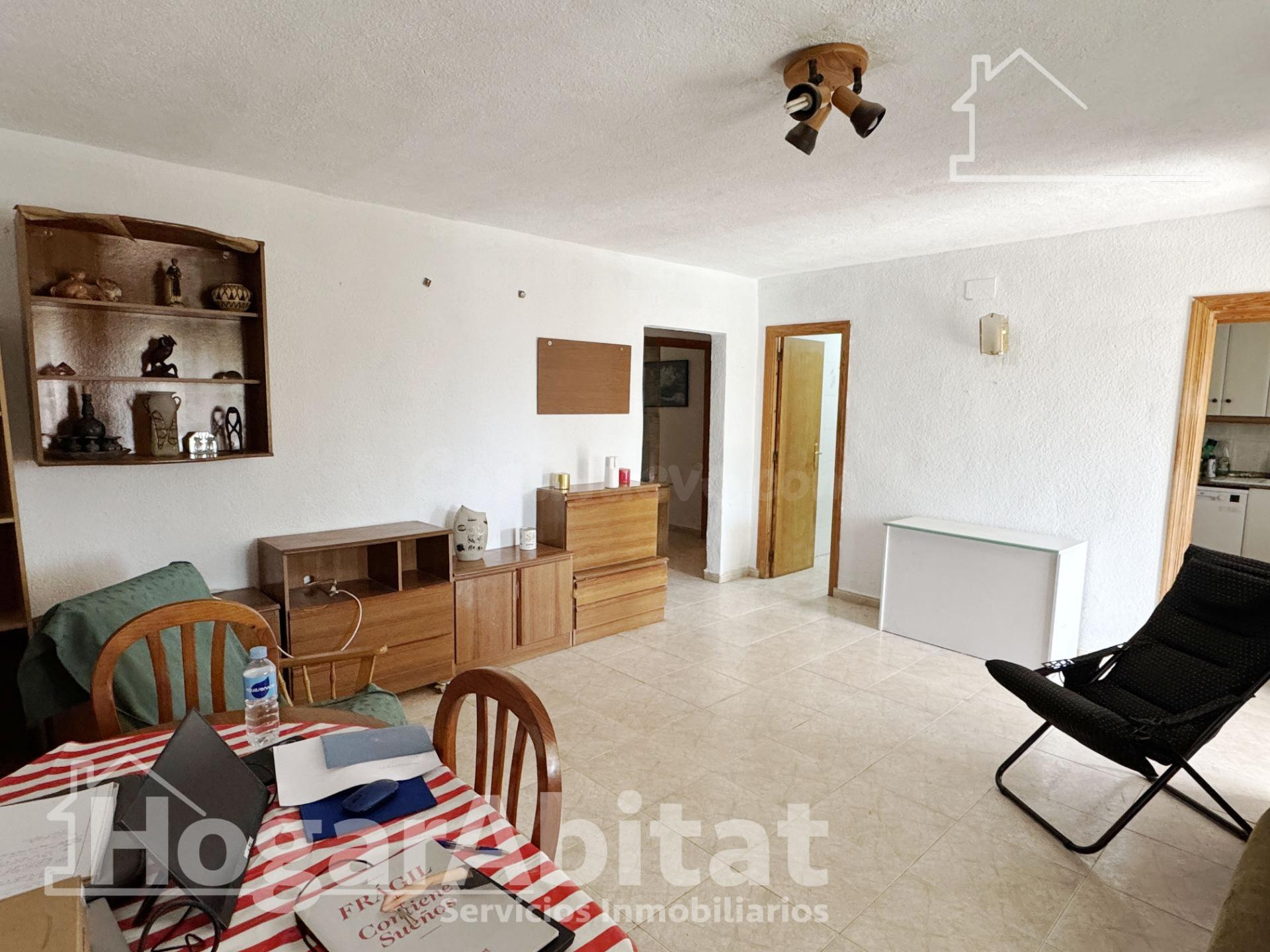 CHALET EN RESIDENCIAL CON GARAJE Y TERRAZA, TODO AMUEBLADO - foto 4