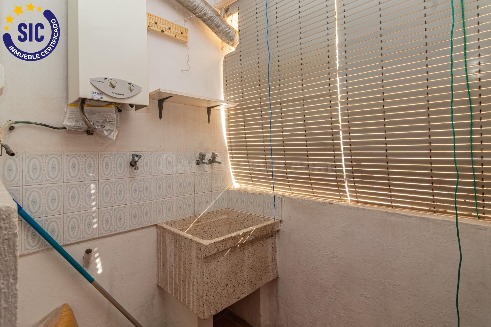 PISO CON CUATRO DORMITORIOS JUNTO AL PARQUE DEL LAGO EN CAST - foto 4