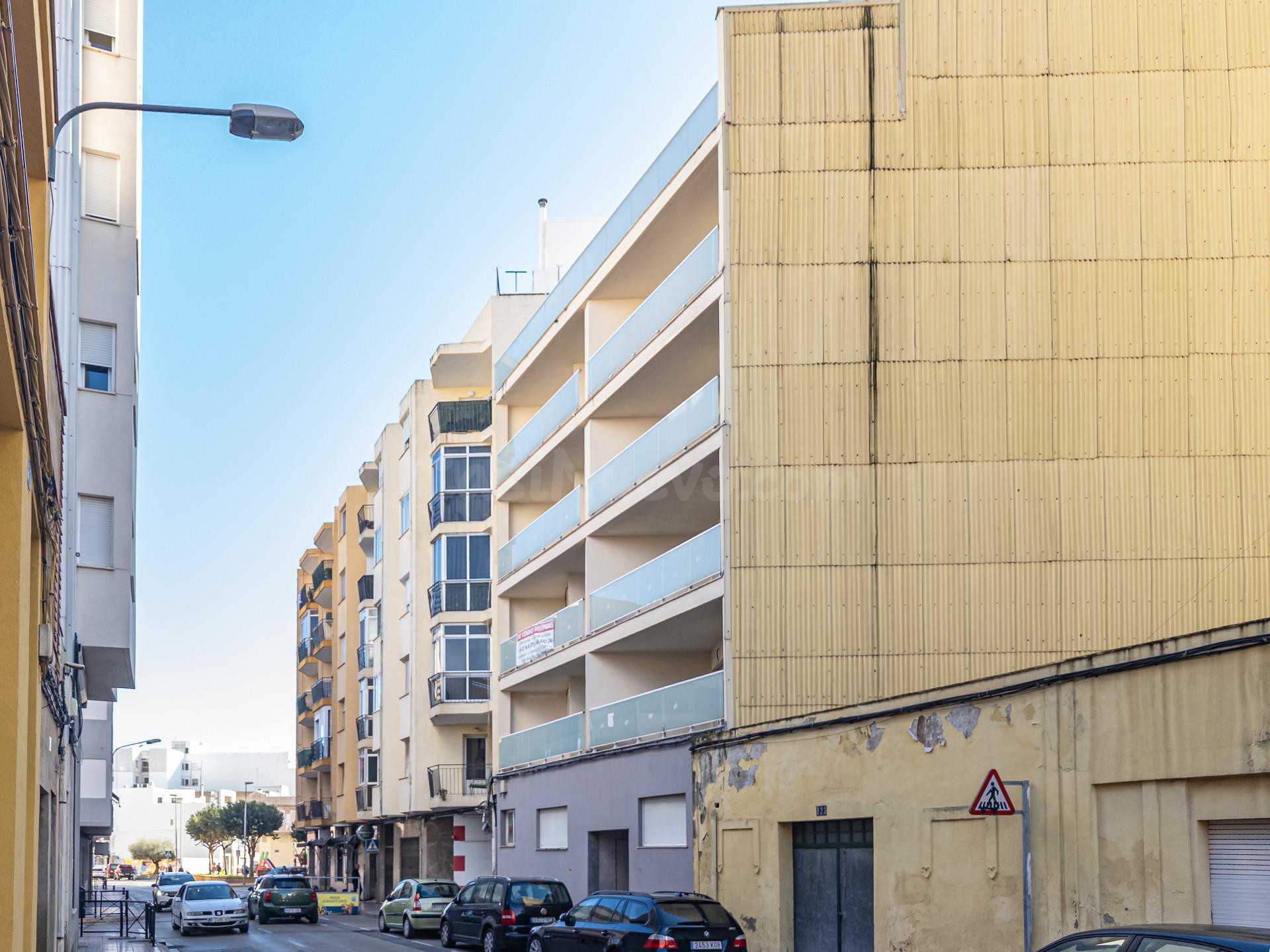 ÁTICO DÚPLEX CON TRES DORMITORIOS Y TRES BAÑOS EN EDIFICIO E - foto 5