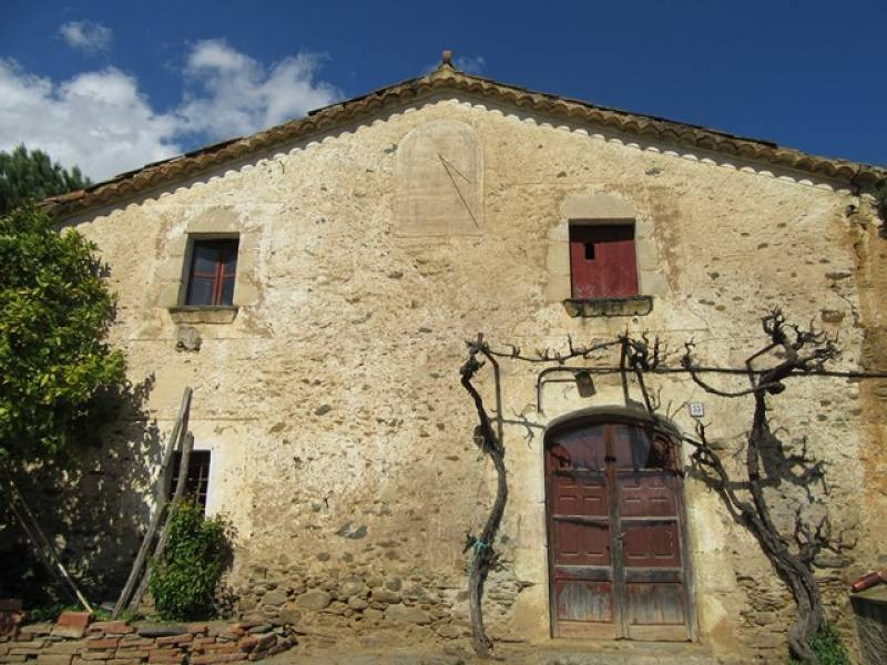 FOGARS DE MONTCLÚS (MOSQUEROLES): MASIA A REFORMAR CON IMPRE - foto 5