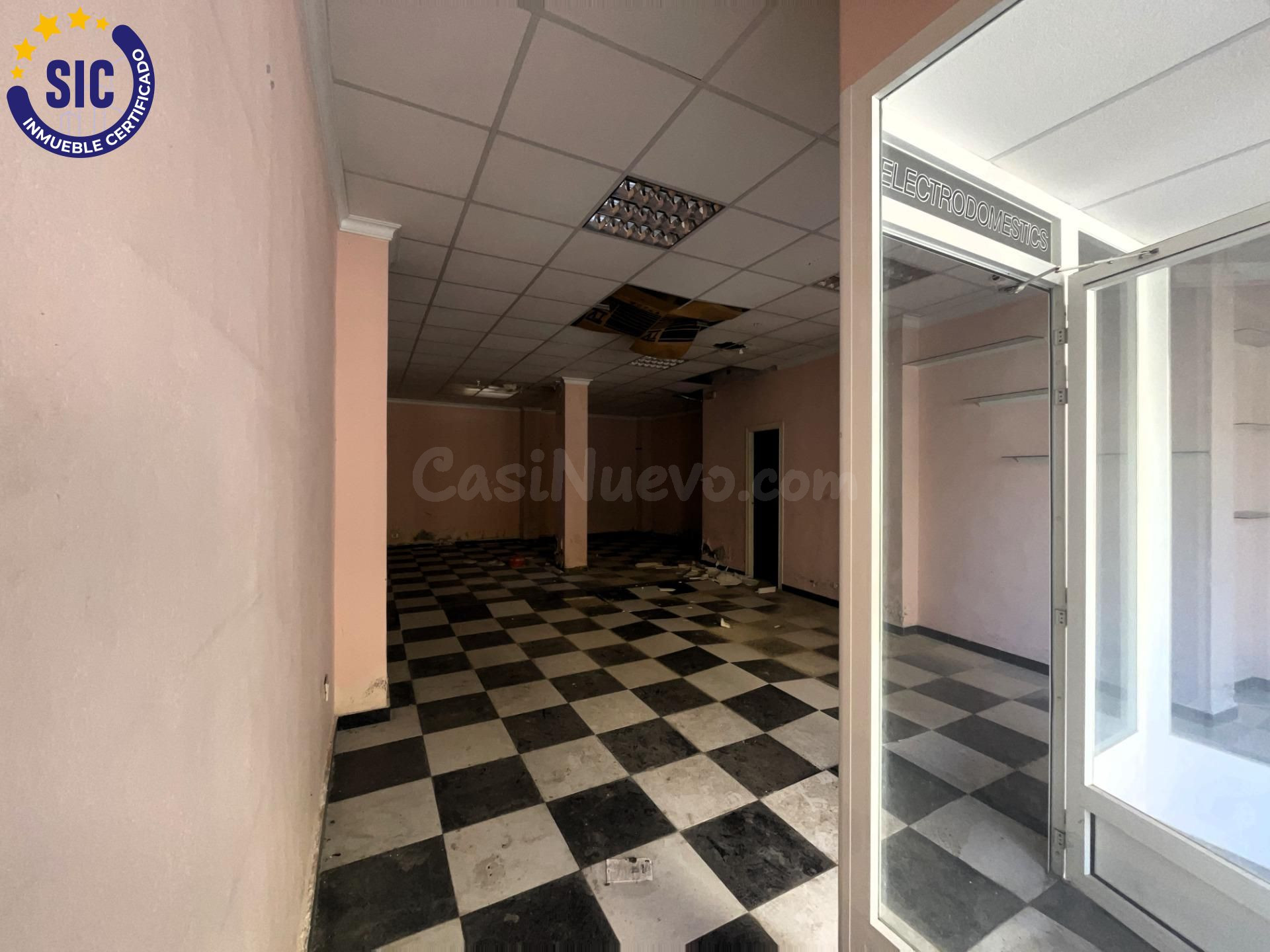 CASA ADOSADA CÉNTRICA CON MUCHAS POSIBILIDADES EN OROPESA DE - foto 5