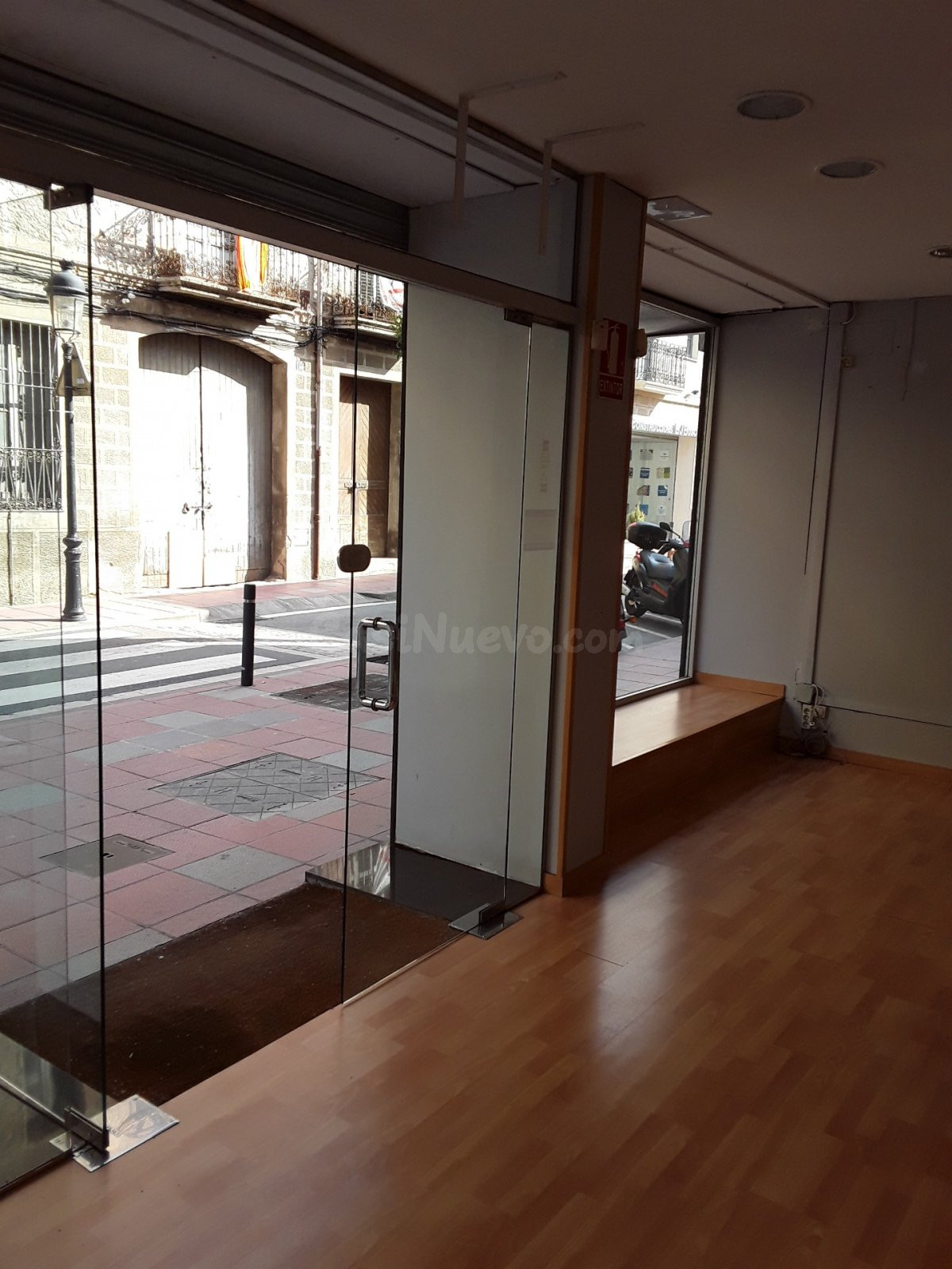 SANT CELONI (CENTRO):  LOCAL DE ALQUILER - foto 2