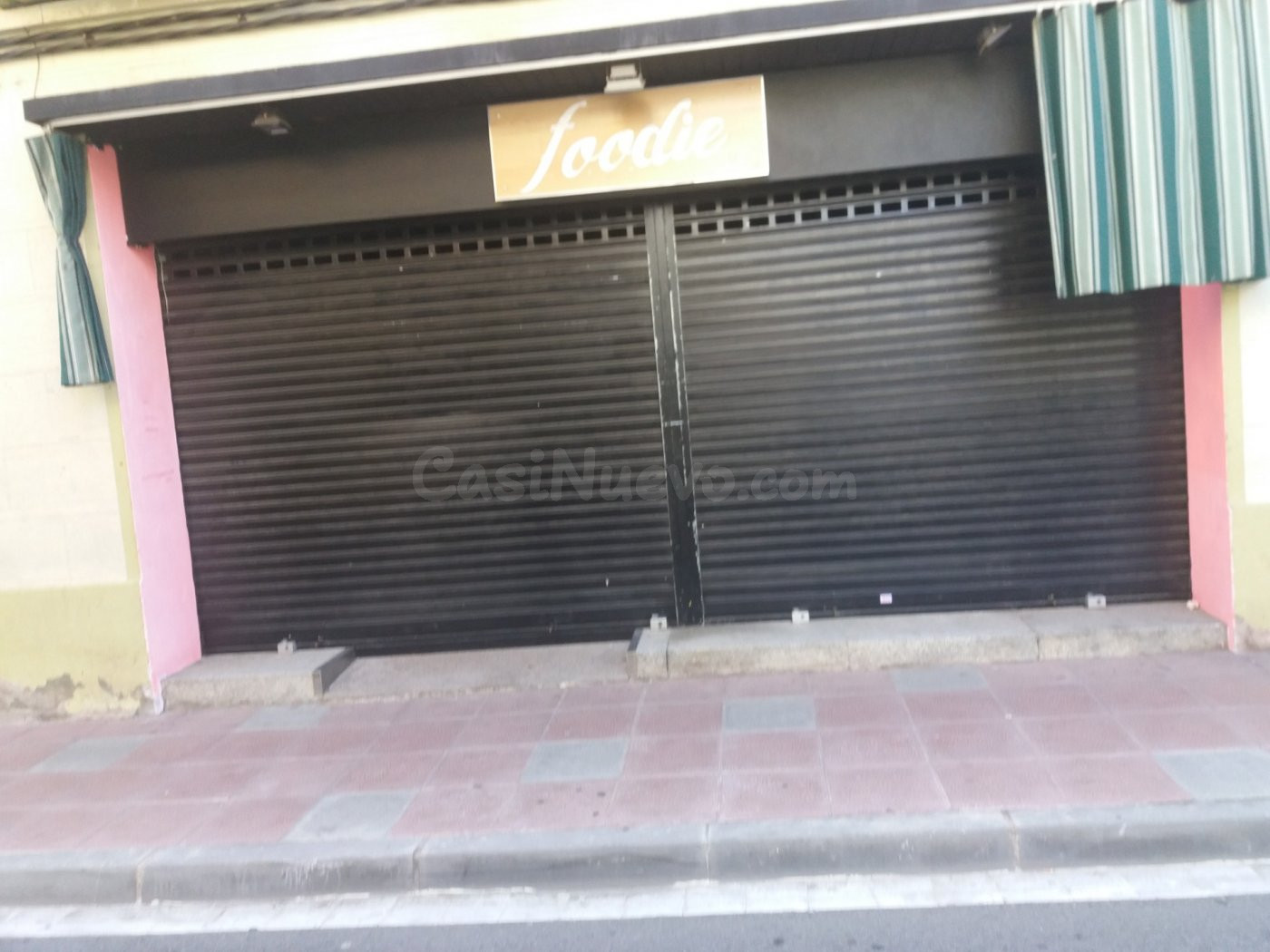 SANT CELONI (CENTRO): LOCAL COMERCIAL CON AMPLIA FACHADA EN 