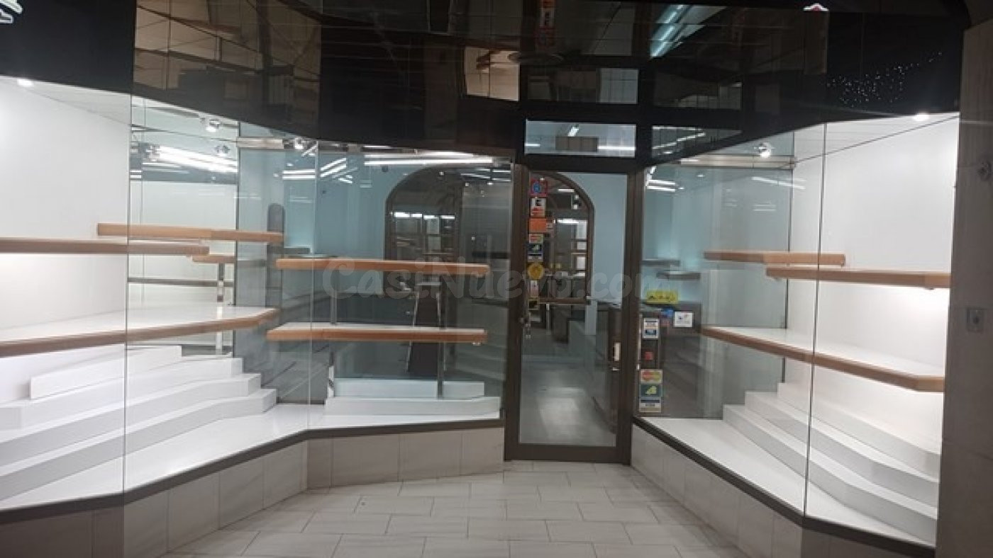 Sant Celoni: local en alquiler en pleno centro, zona peatonal