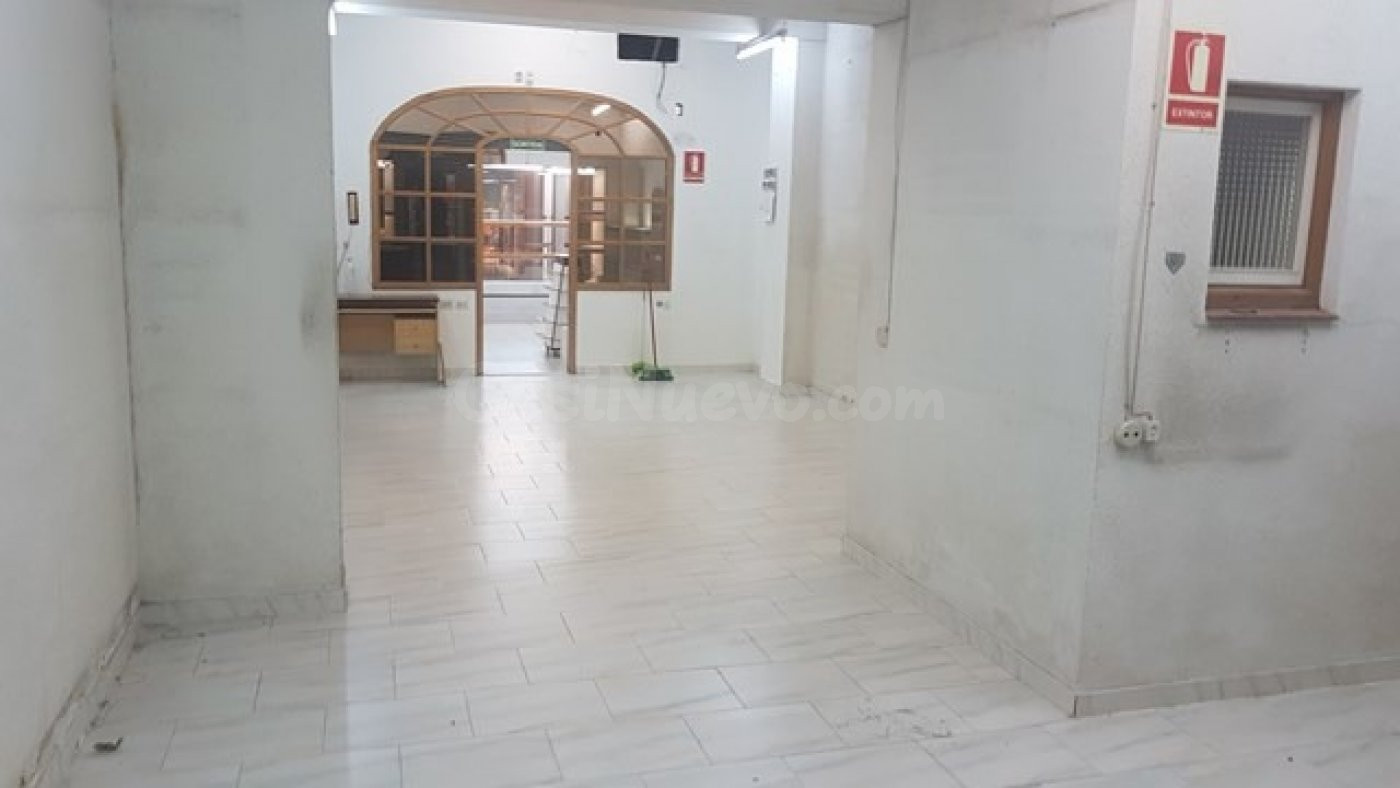 Sant Celoni: local en alquiler en pleno centro, zona peatona - foto 3