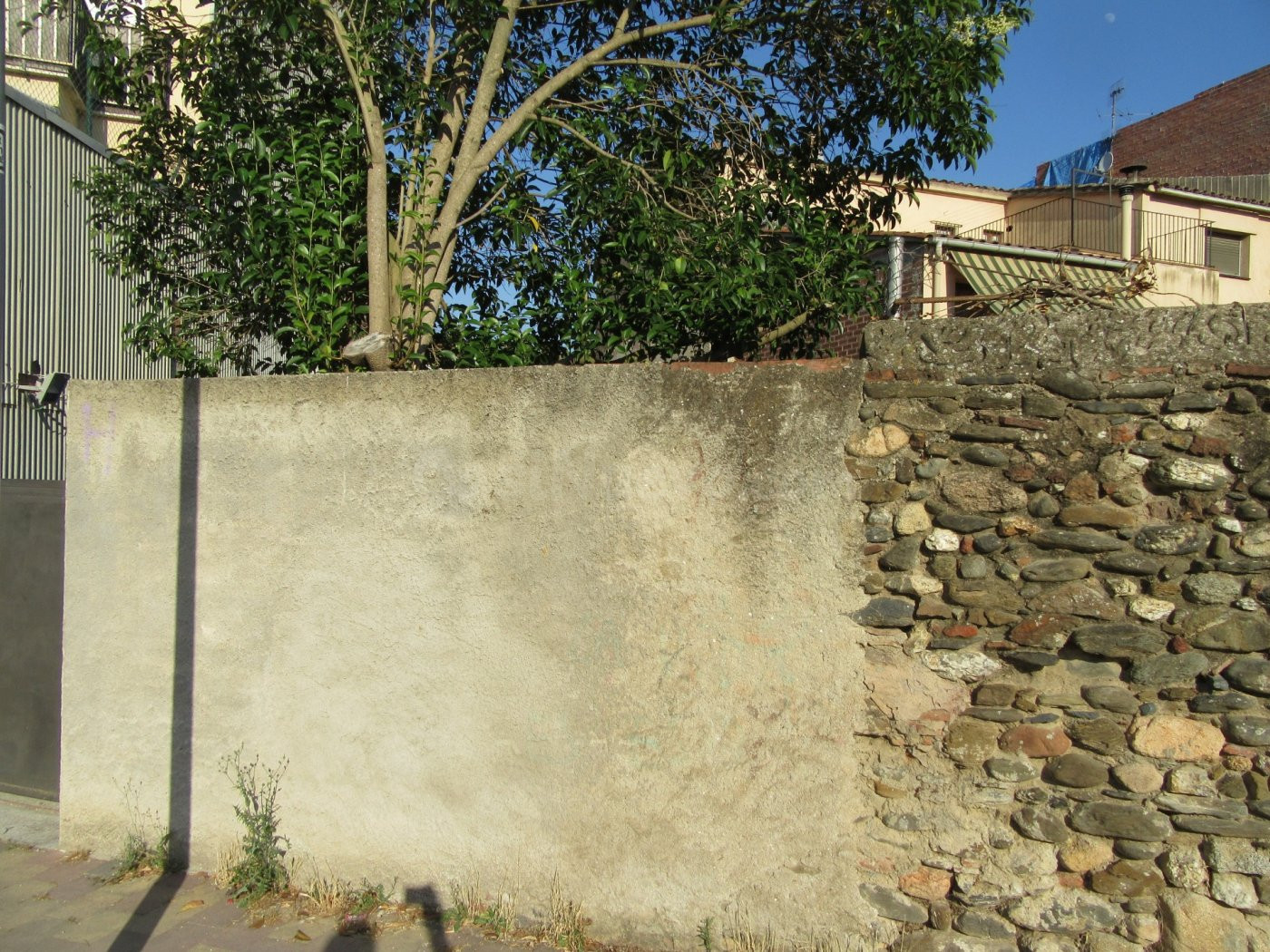 SANT CELONI (CENTRO): SOLAR MUY CÉNTRICO EN VENTA PARA PEQUE - foto 2